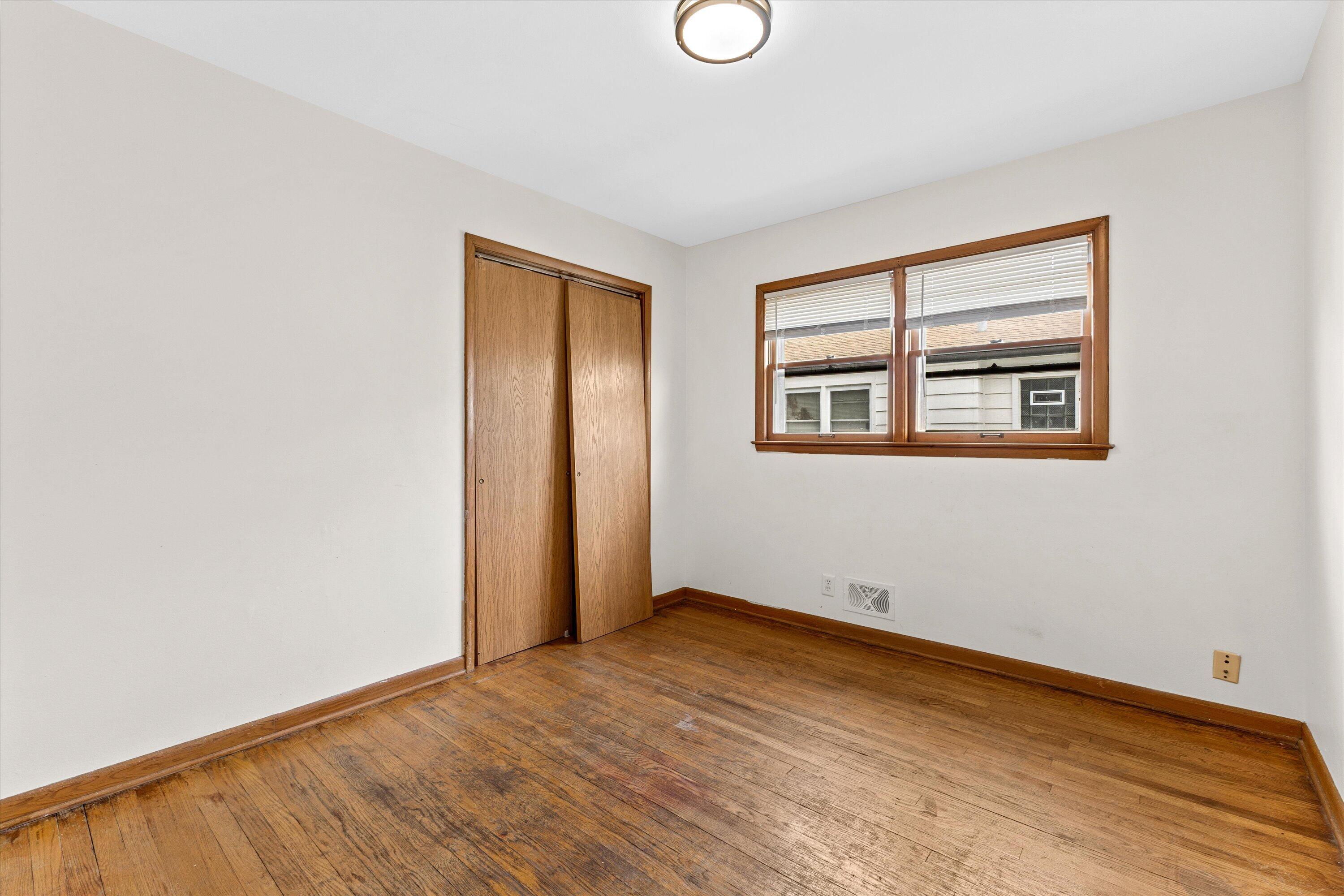 4722 N 49th St Unit: 4724