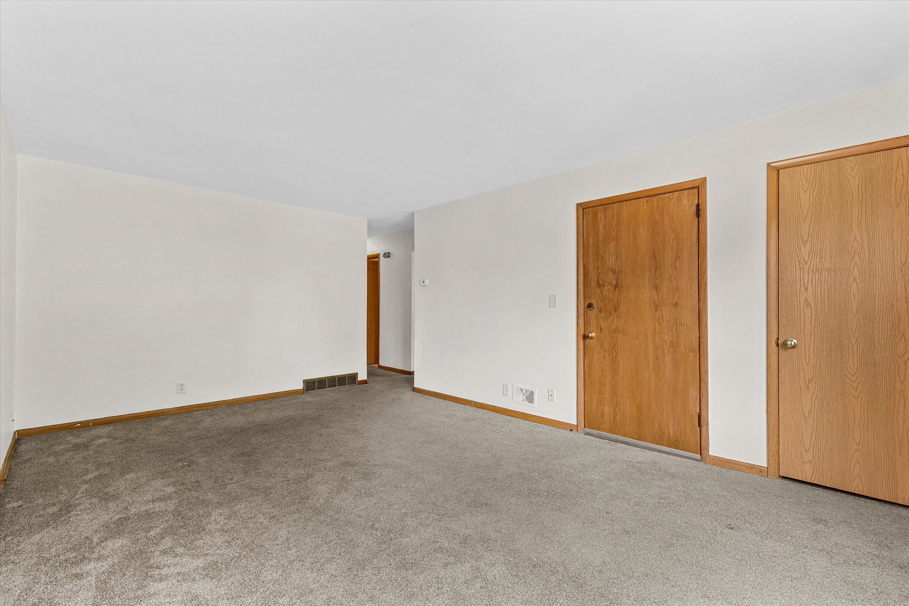 4722 N 49th St Unit: 4724