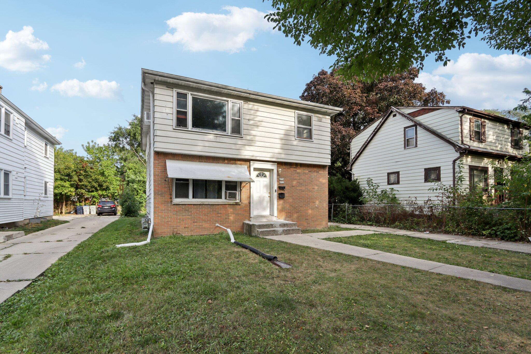 4722 N 49th St Unit: 4724