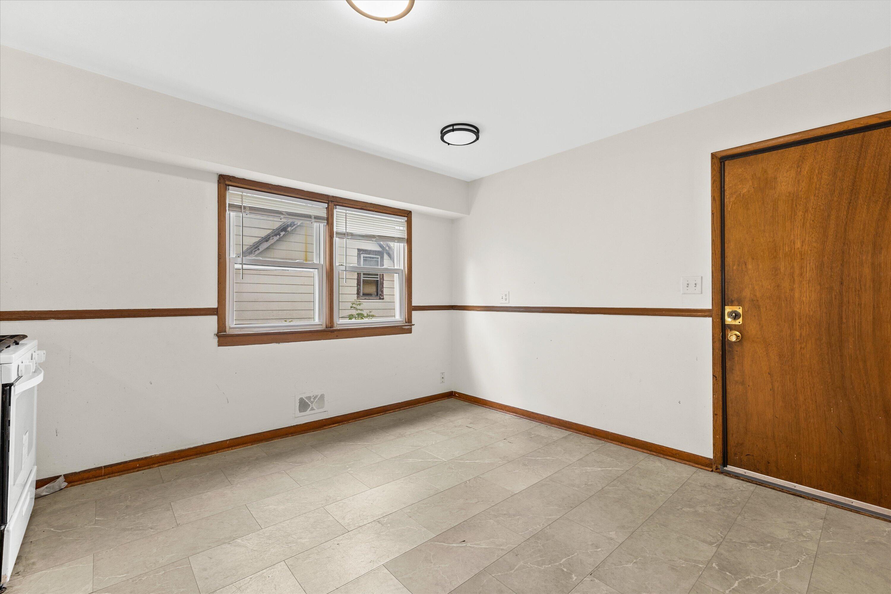 4722 N 49th St Unit: 4724