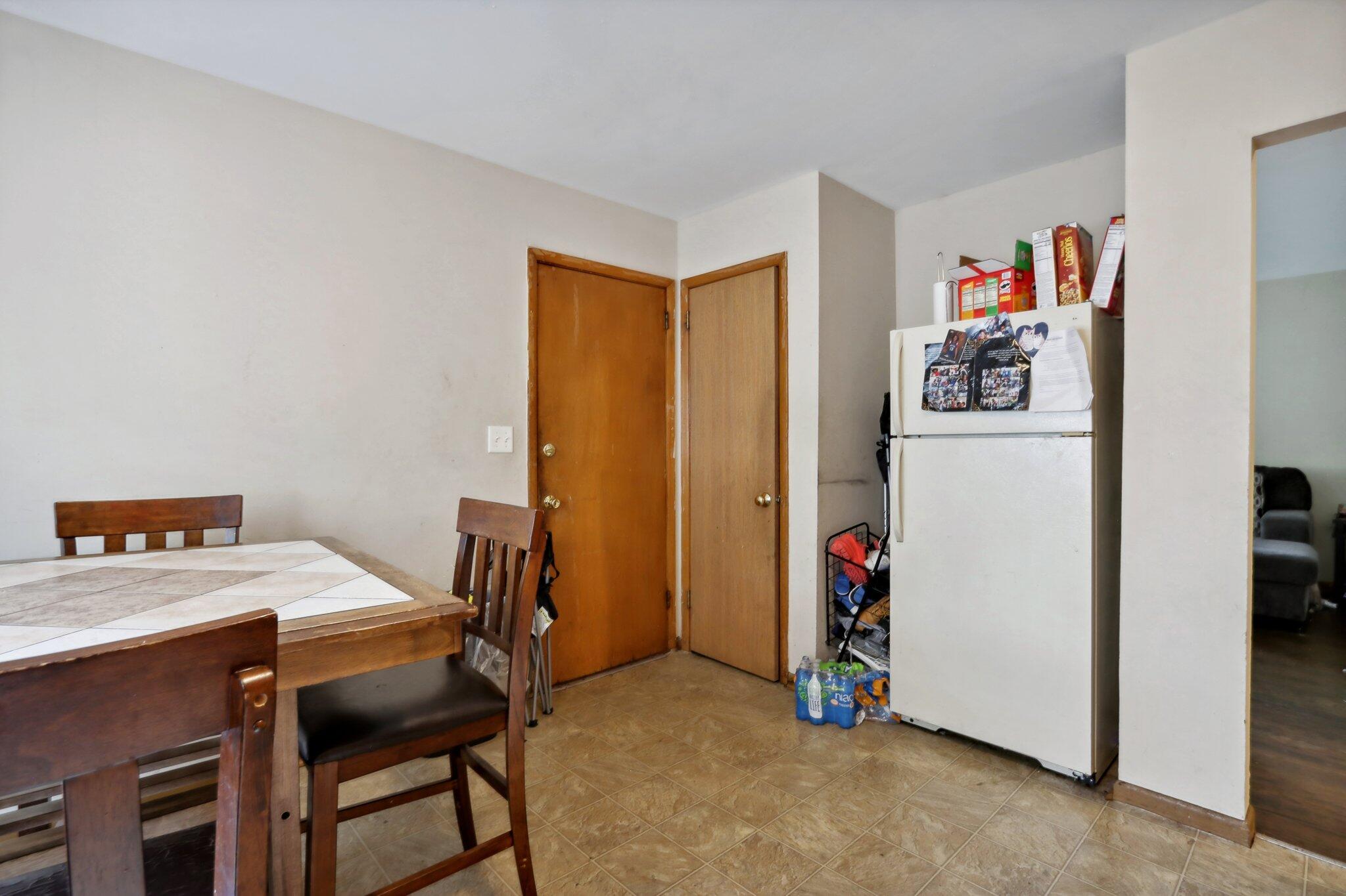 4722 N 49th St Unit: 4724