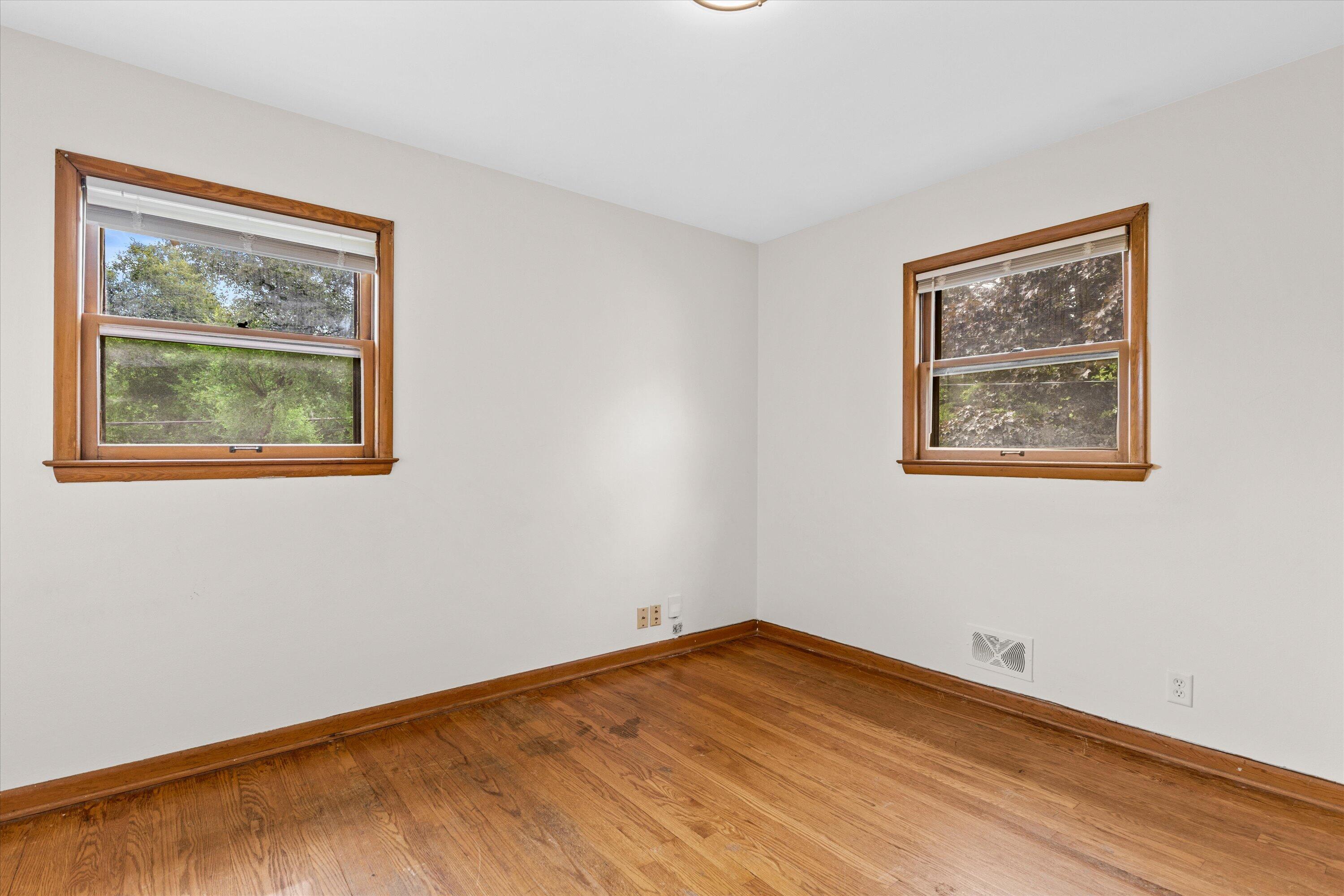 4722 N 49th St Unit: 4724