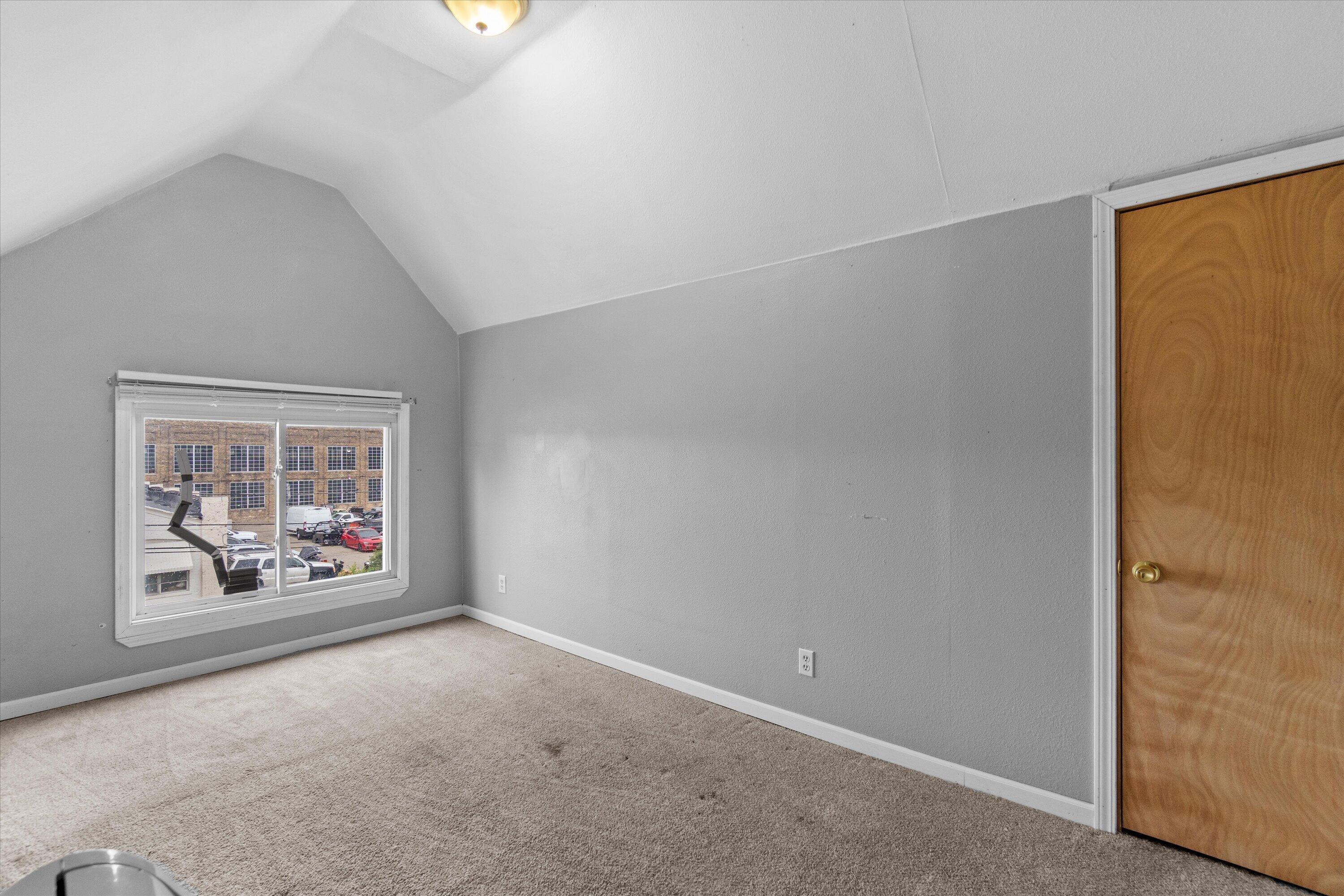 1722 S 66th St Unit: 1724