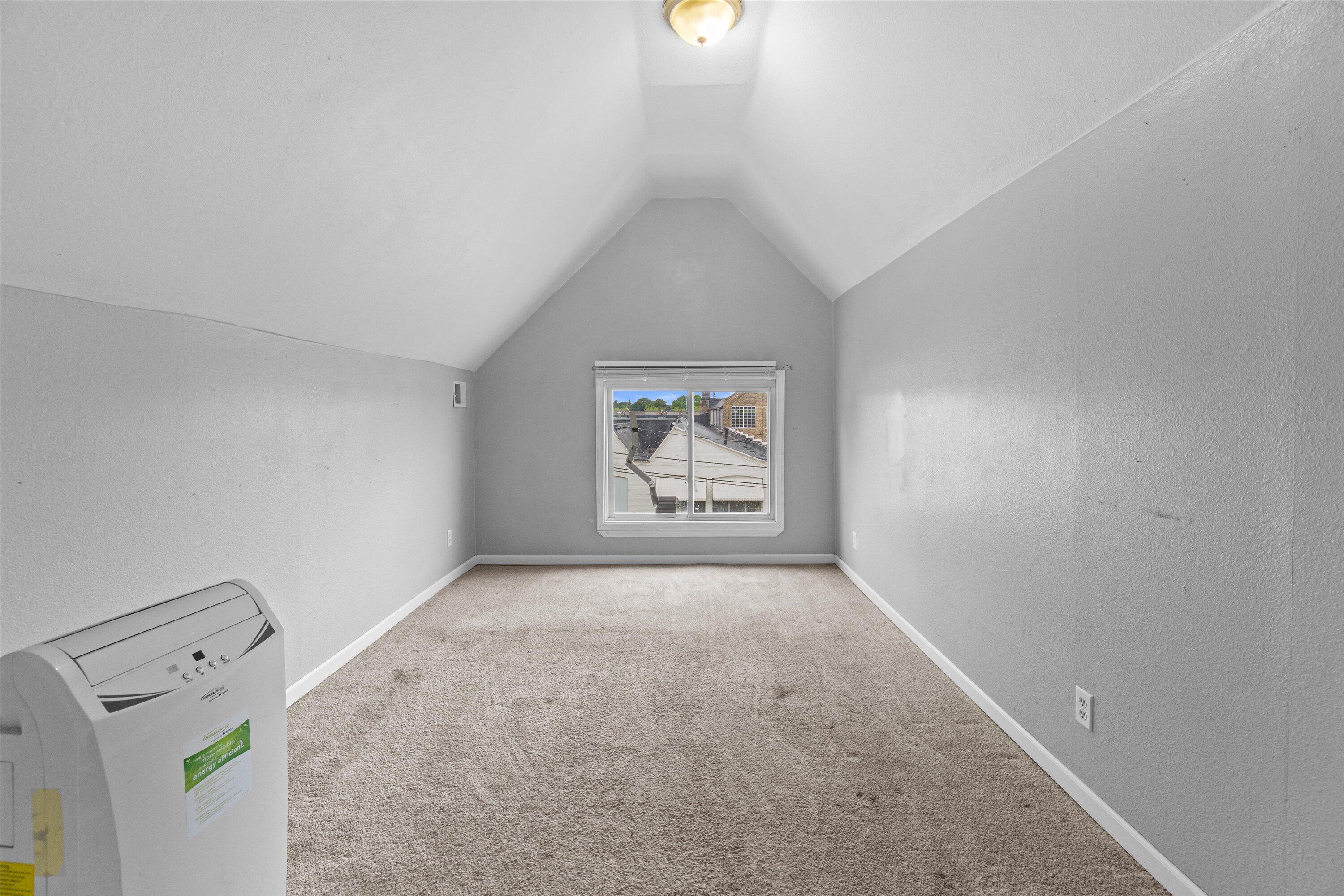 1722 S 66th St Unit: 1724