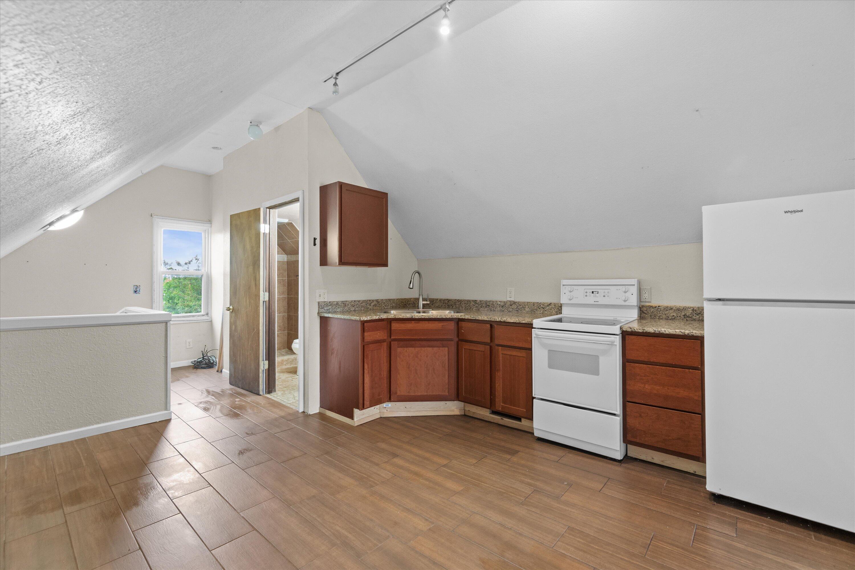 1722 S 66th St Unit: 1724