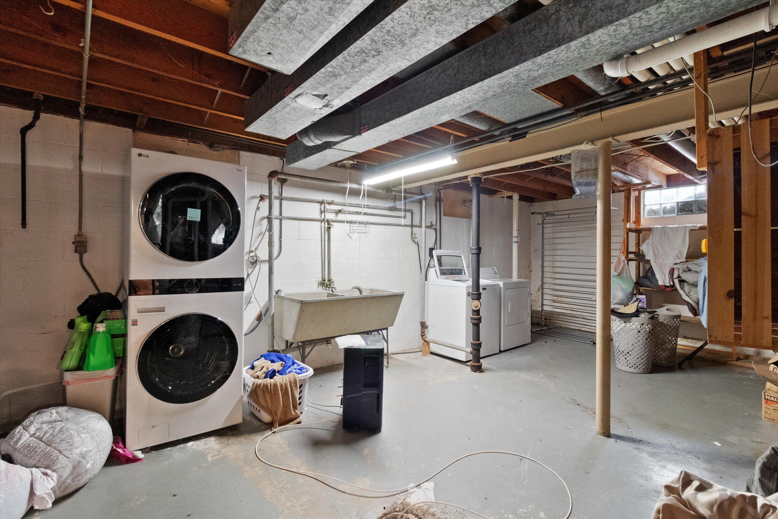 2728 N Carlton Pl Unit: 2730