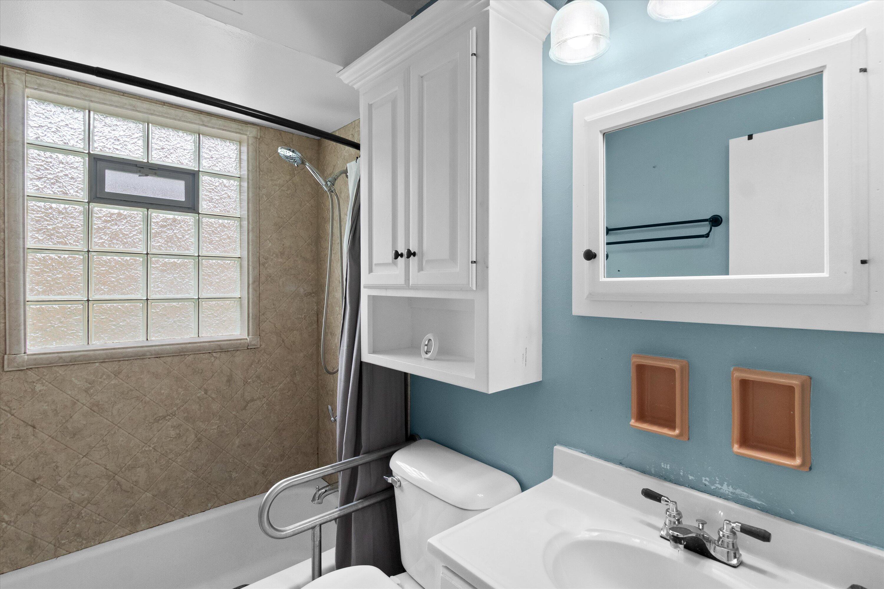 2728 N Carlton Pl Unit: 2730