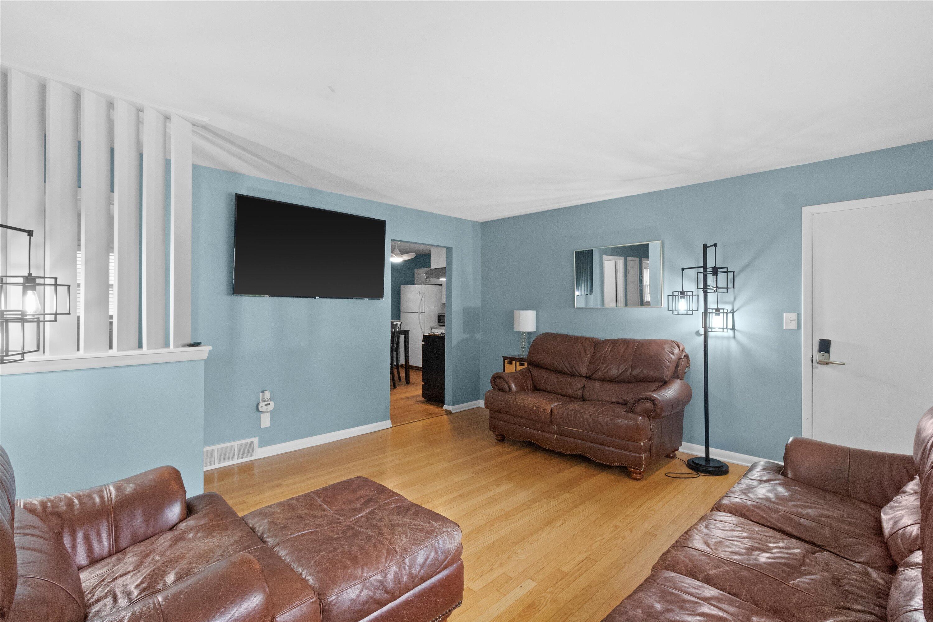 2728 N Carlton Pl Unit: 2730