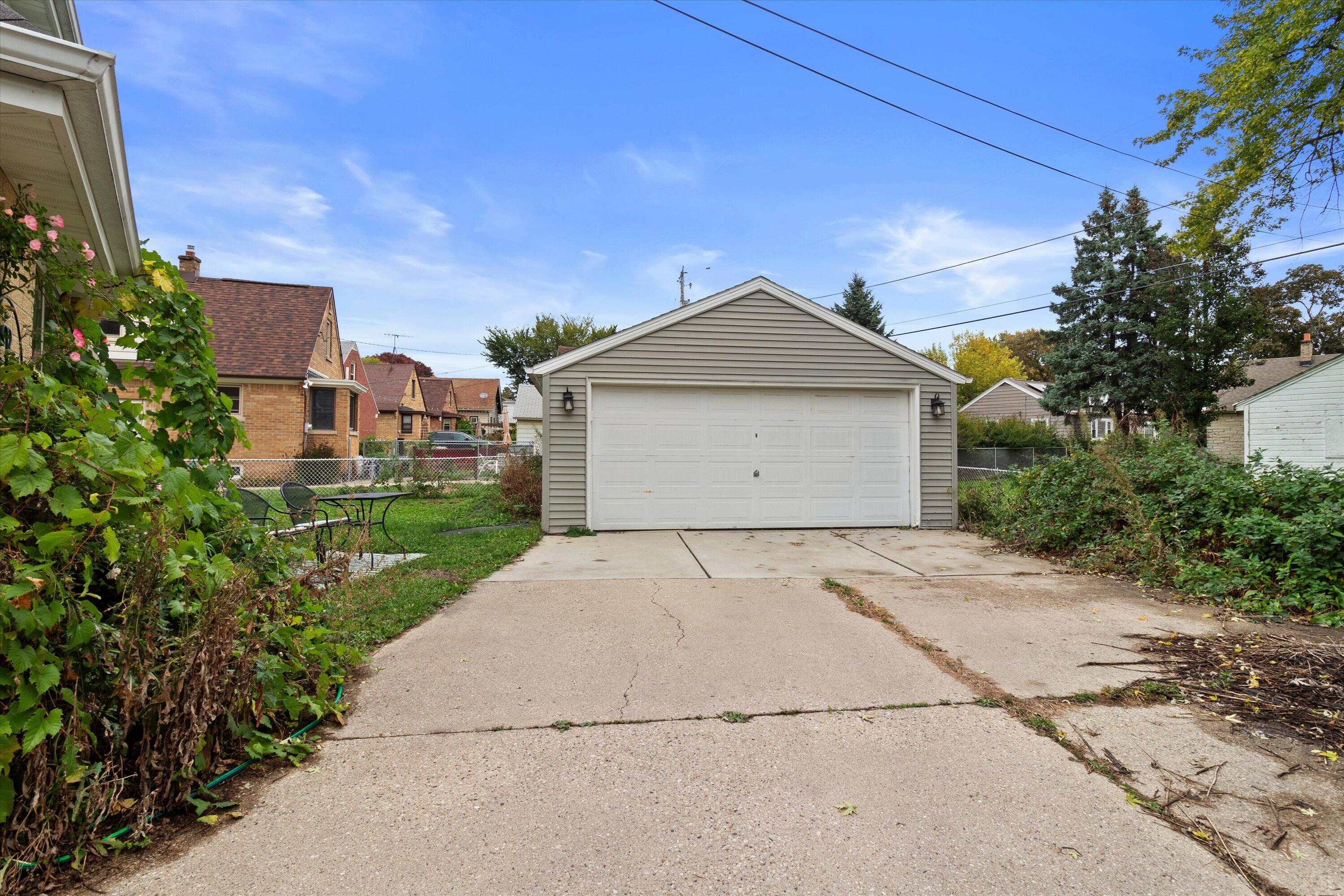 2728 N Carlton Pl Unit: 2730