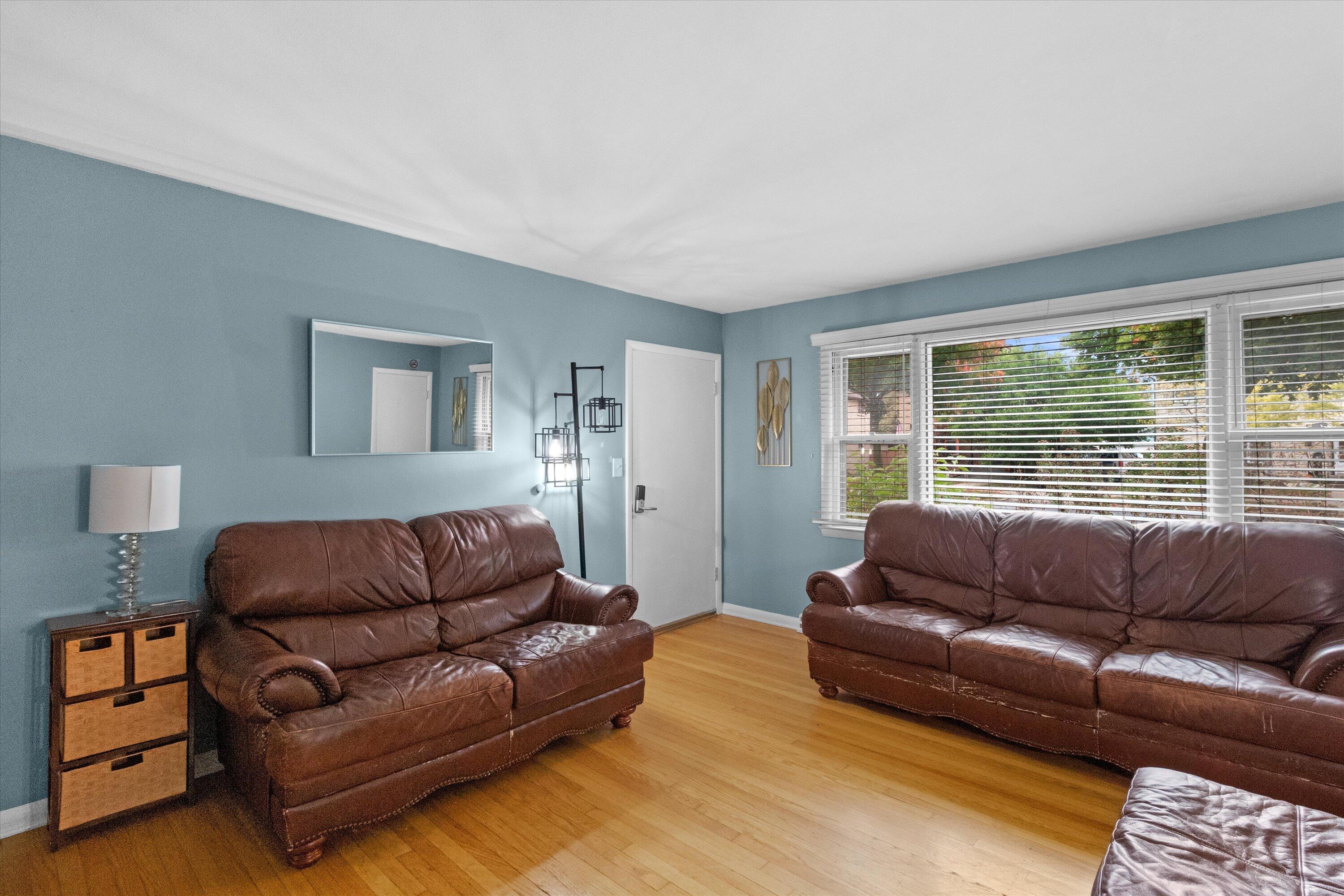 2728 N Carlton Pl Unit: 2730