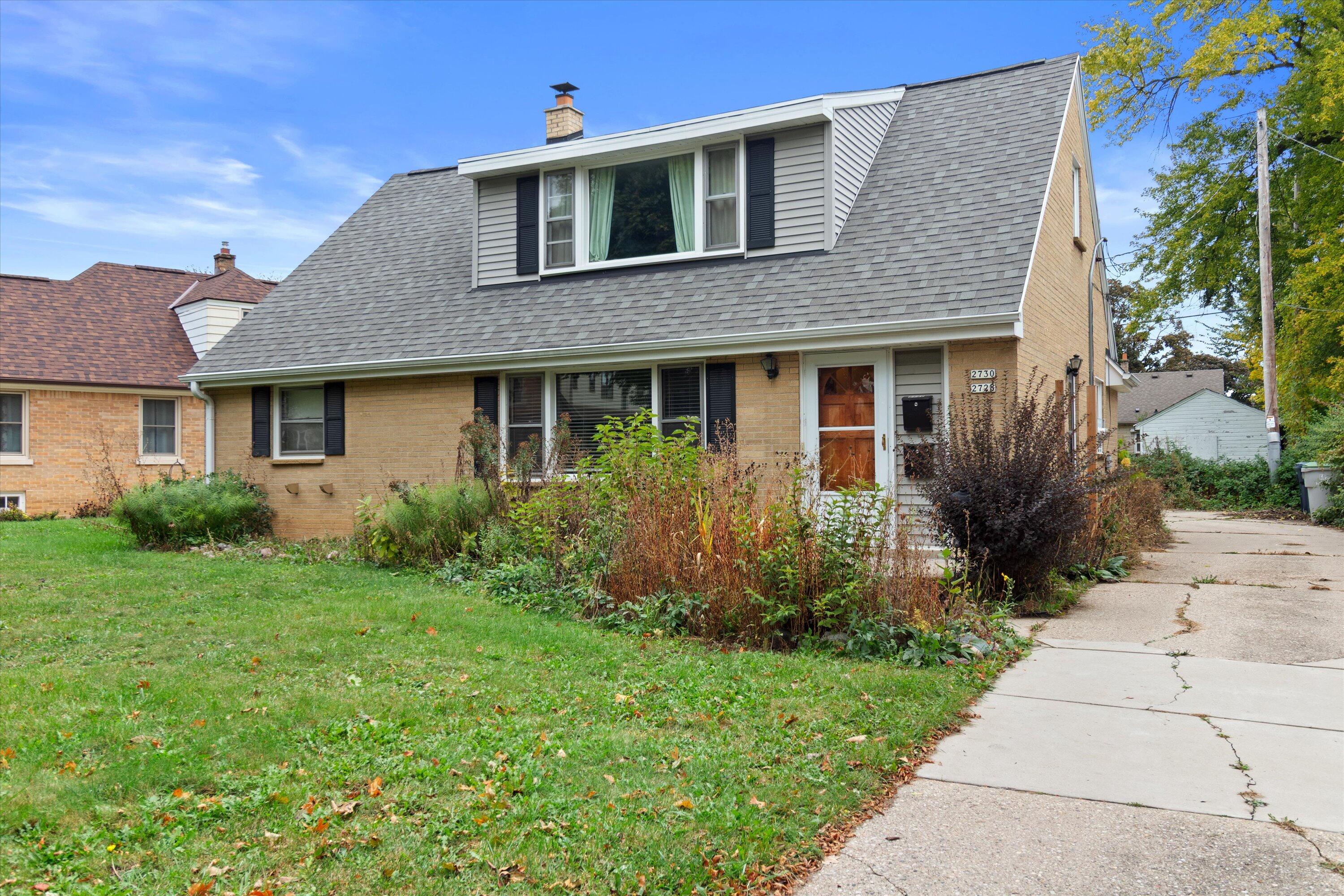 2728 N Carlton Pl Unit: 2730
