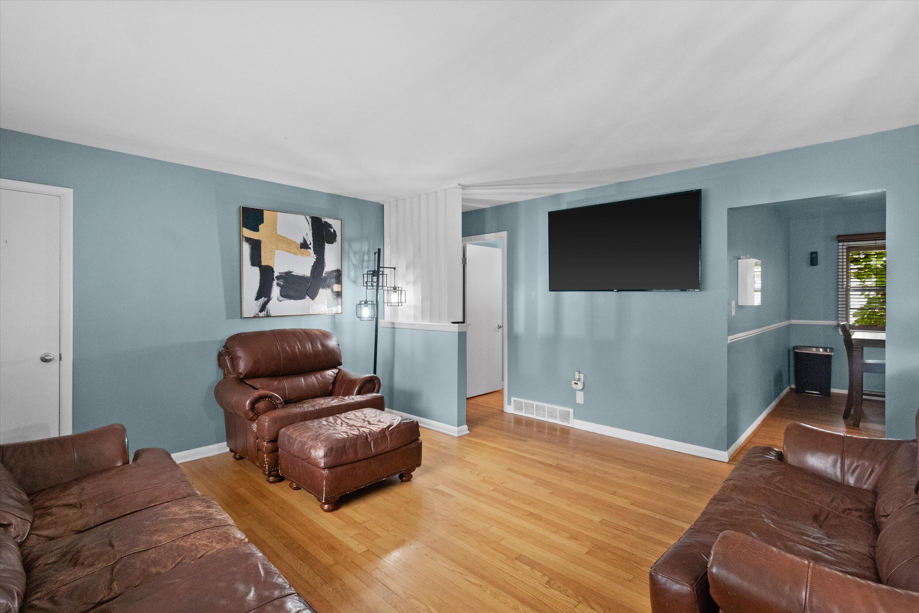 2728 N Carlton Pl Unit: 2730