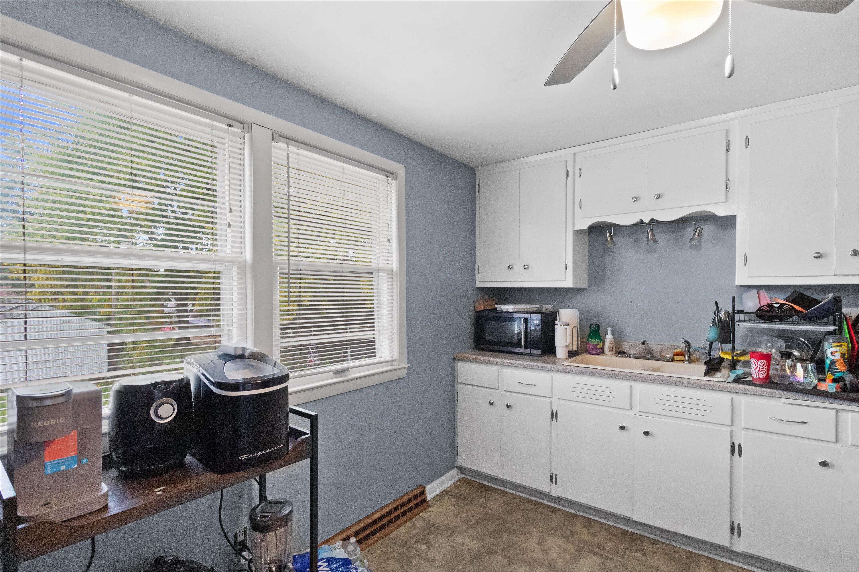 2728 N Carlton Pl Unit: 2730