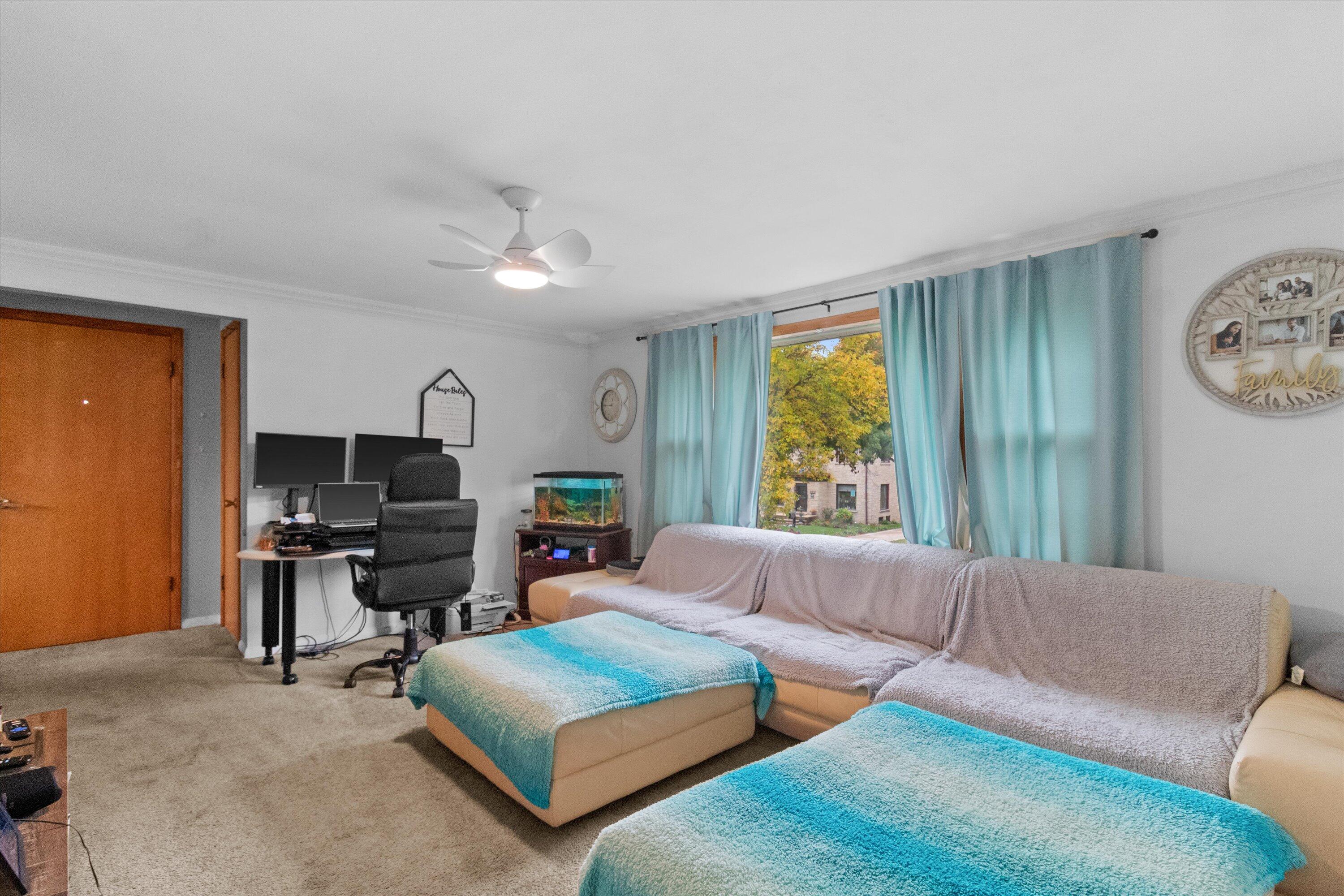 2728 N Carlton Pl Unit: 2730