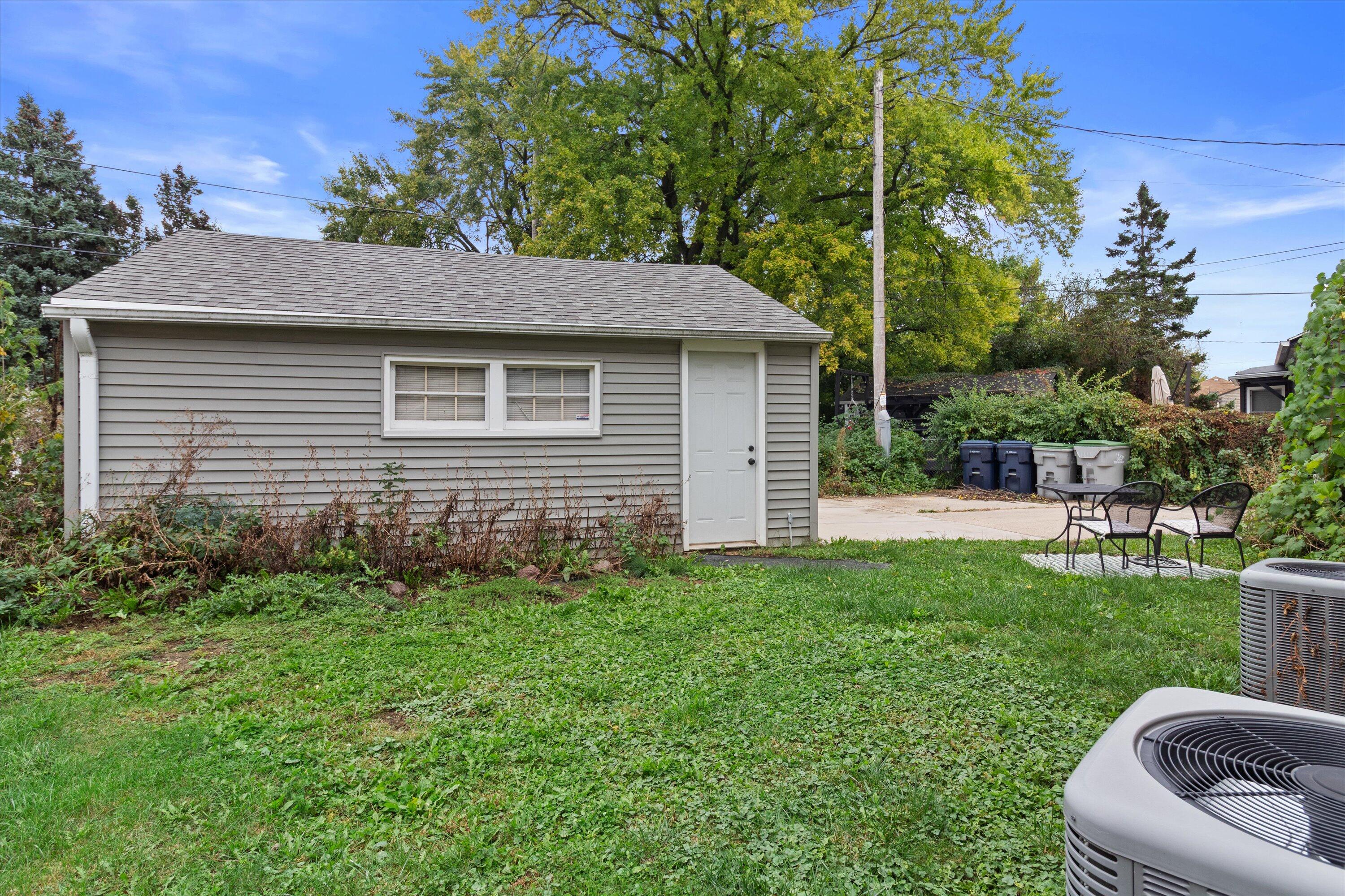 2728 N Carlton Pl Unit: 2730