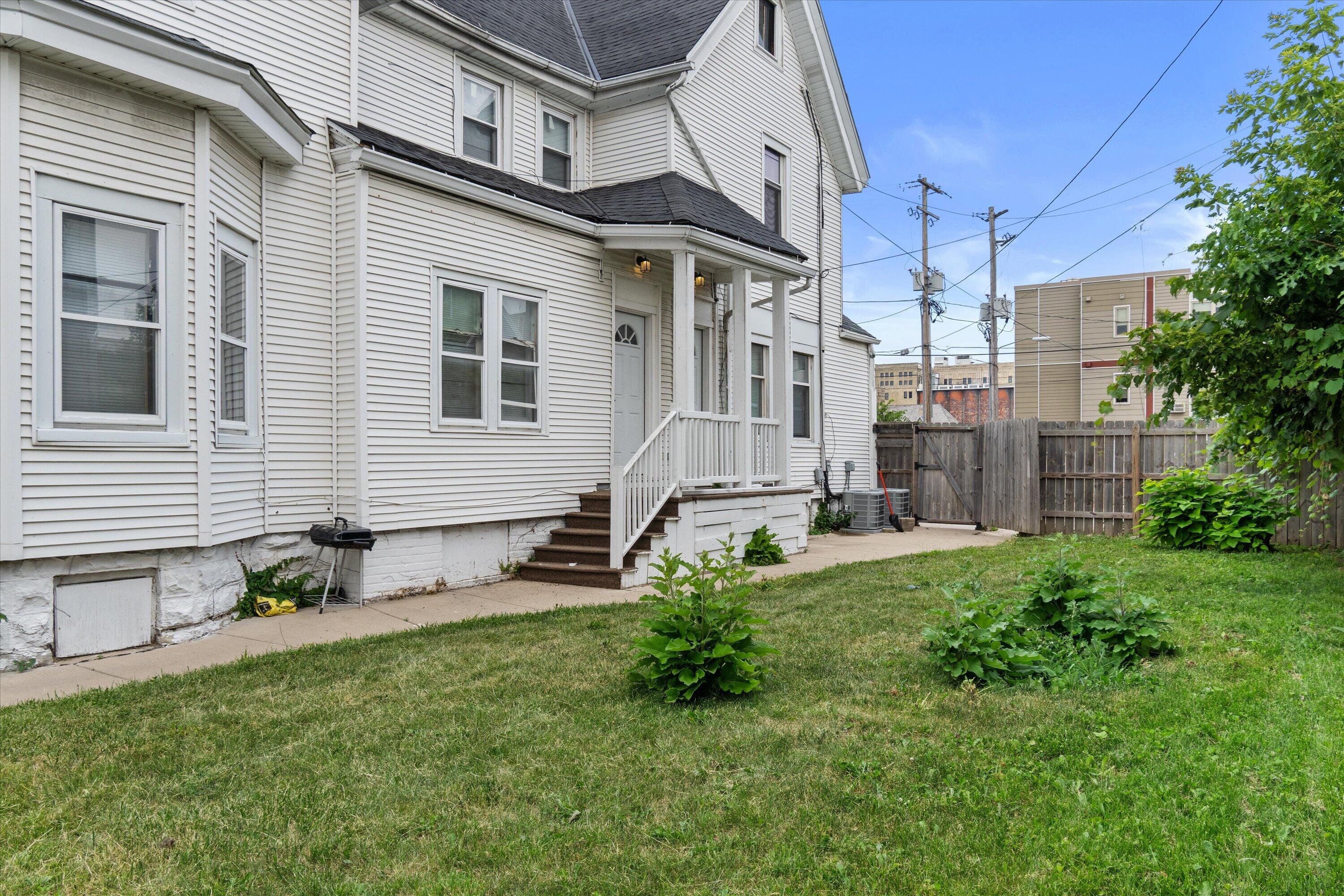 1116 N 13th St