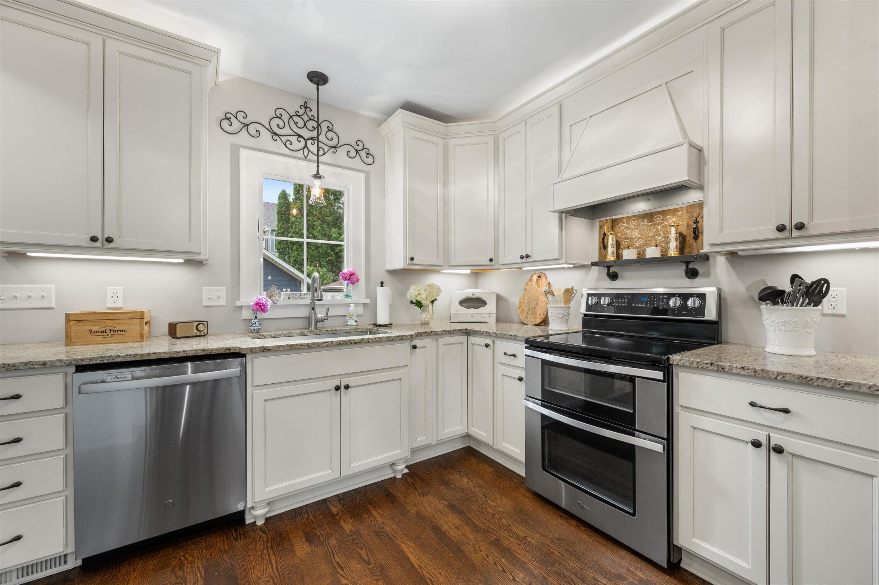 102 Woodland Ln
