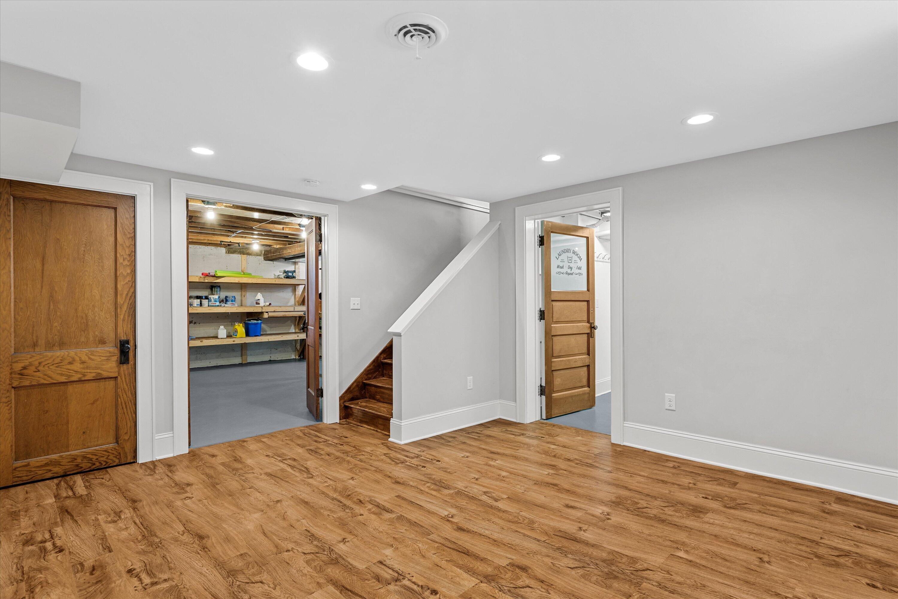 102 Woodland Ln