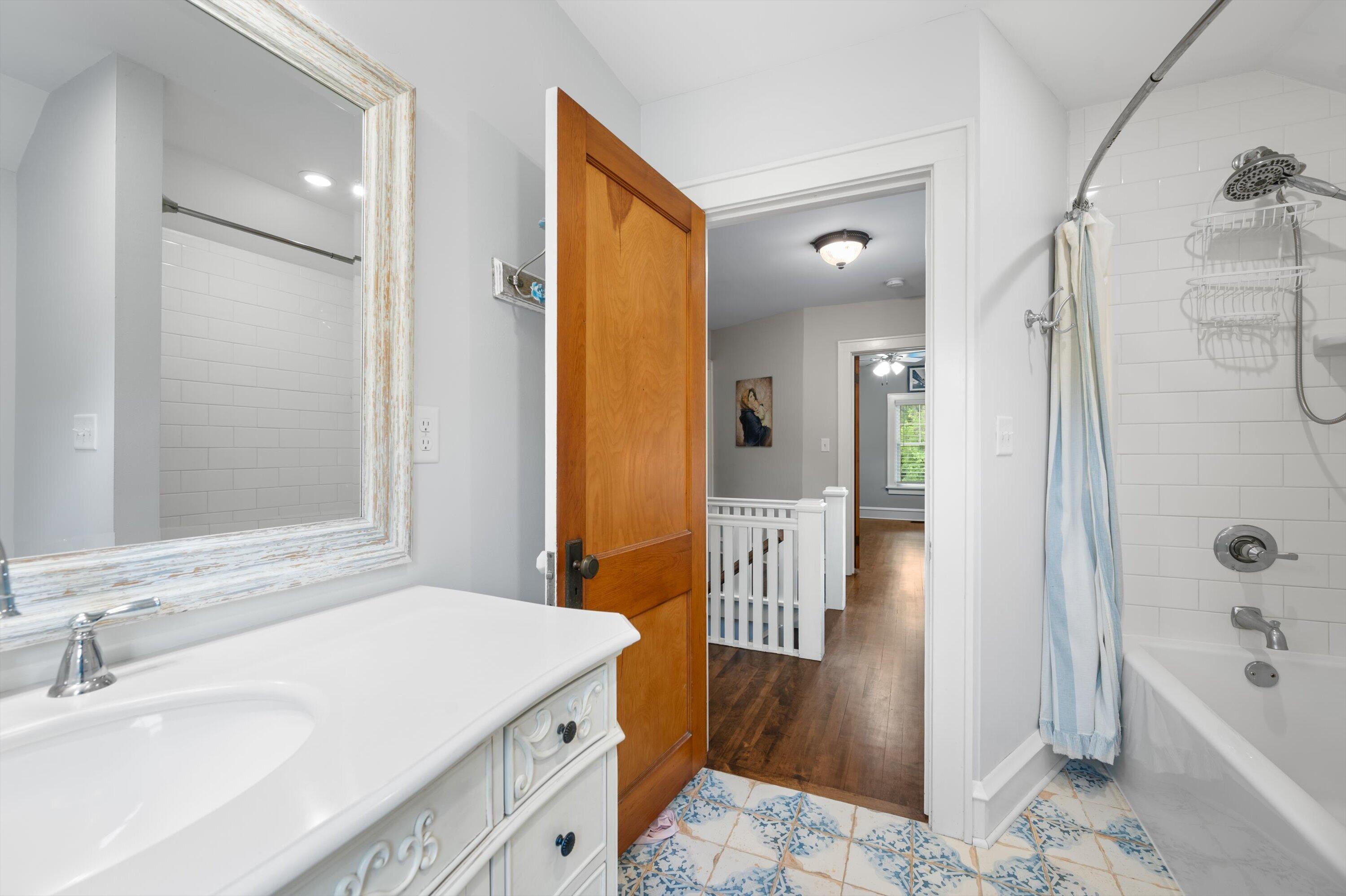 102 Woodland Ln