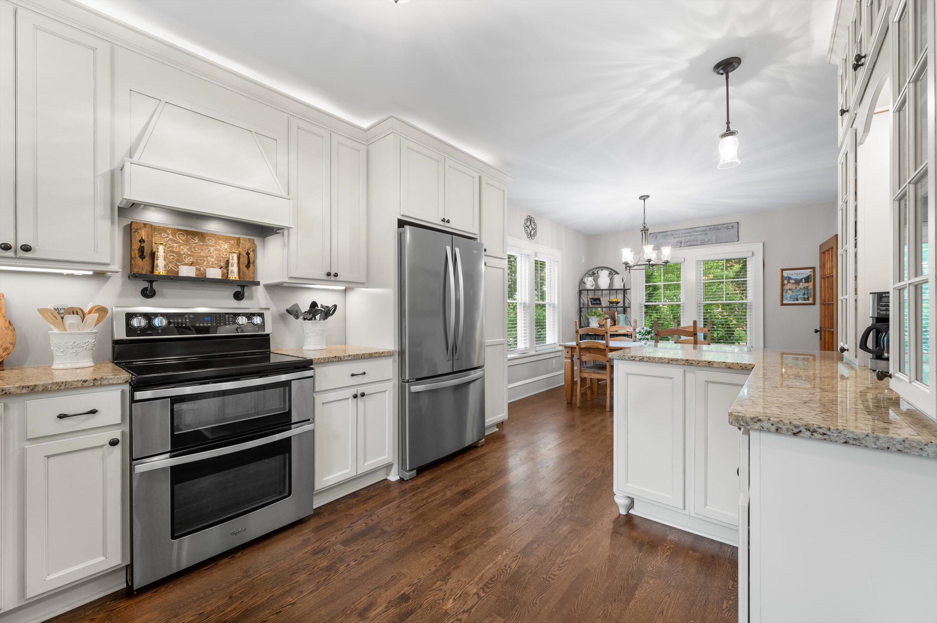102 Woodland Ln