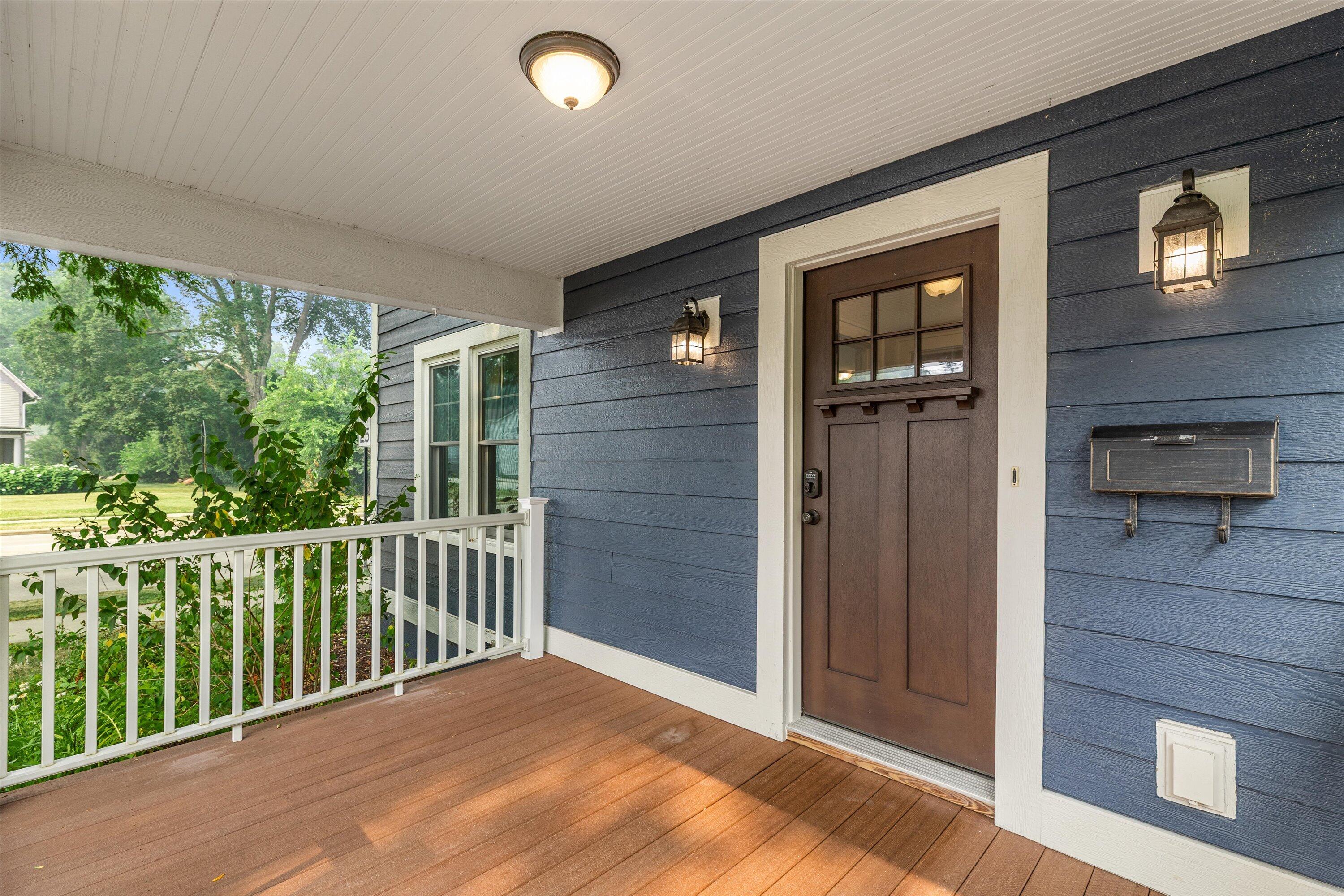 102 Woodland Ln
