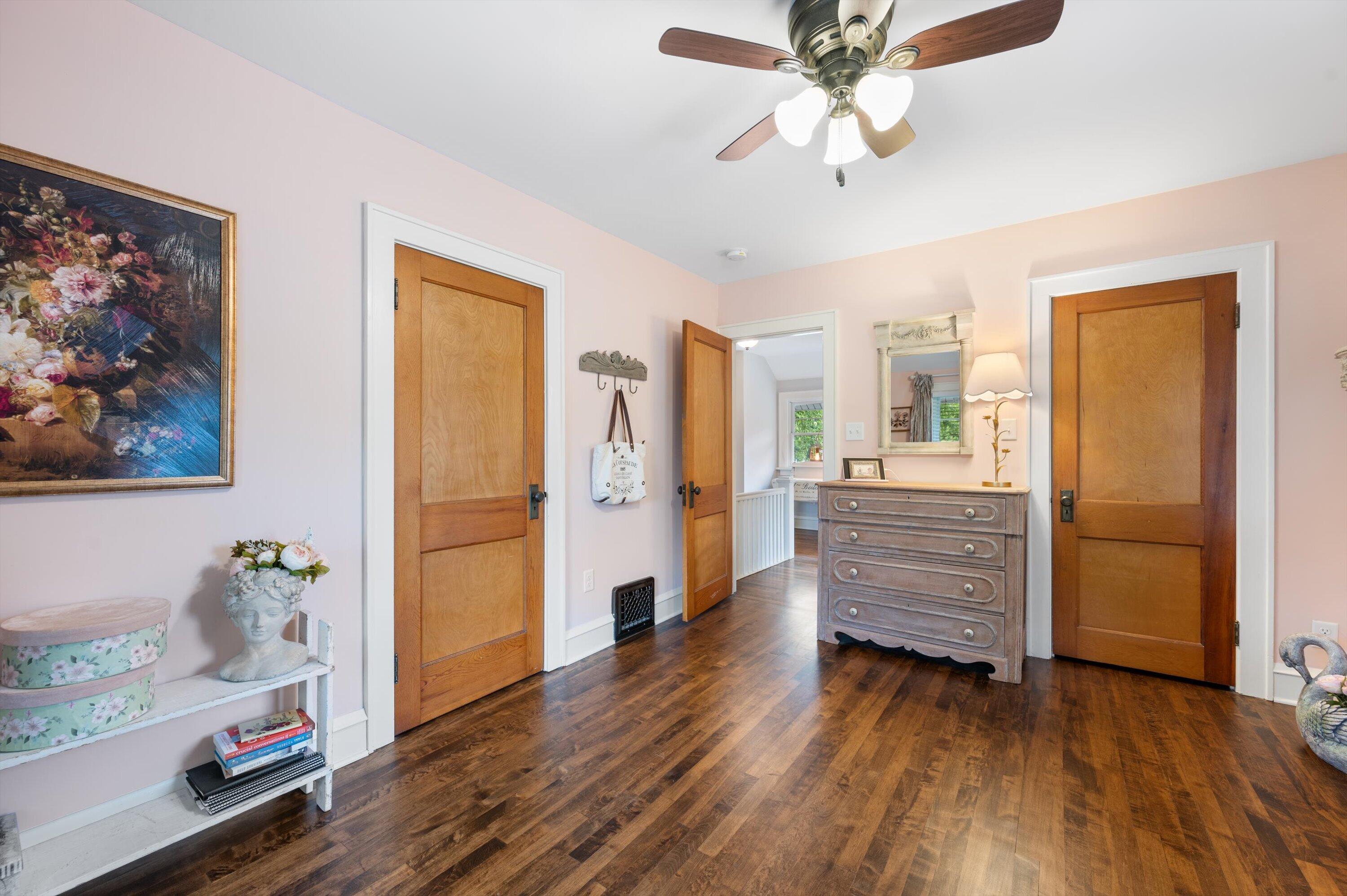 102 Woodland Ln