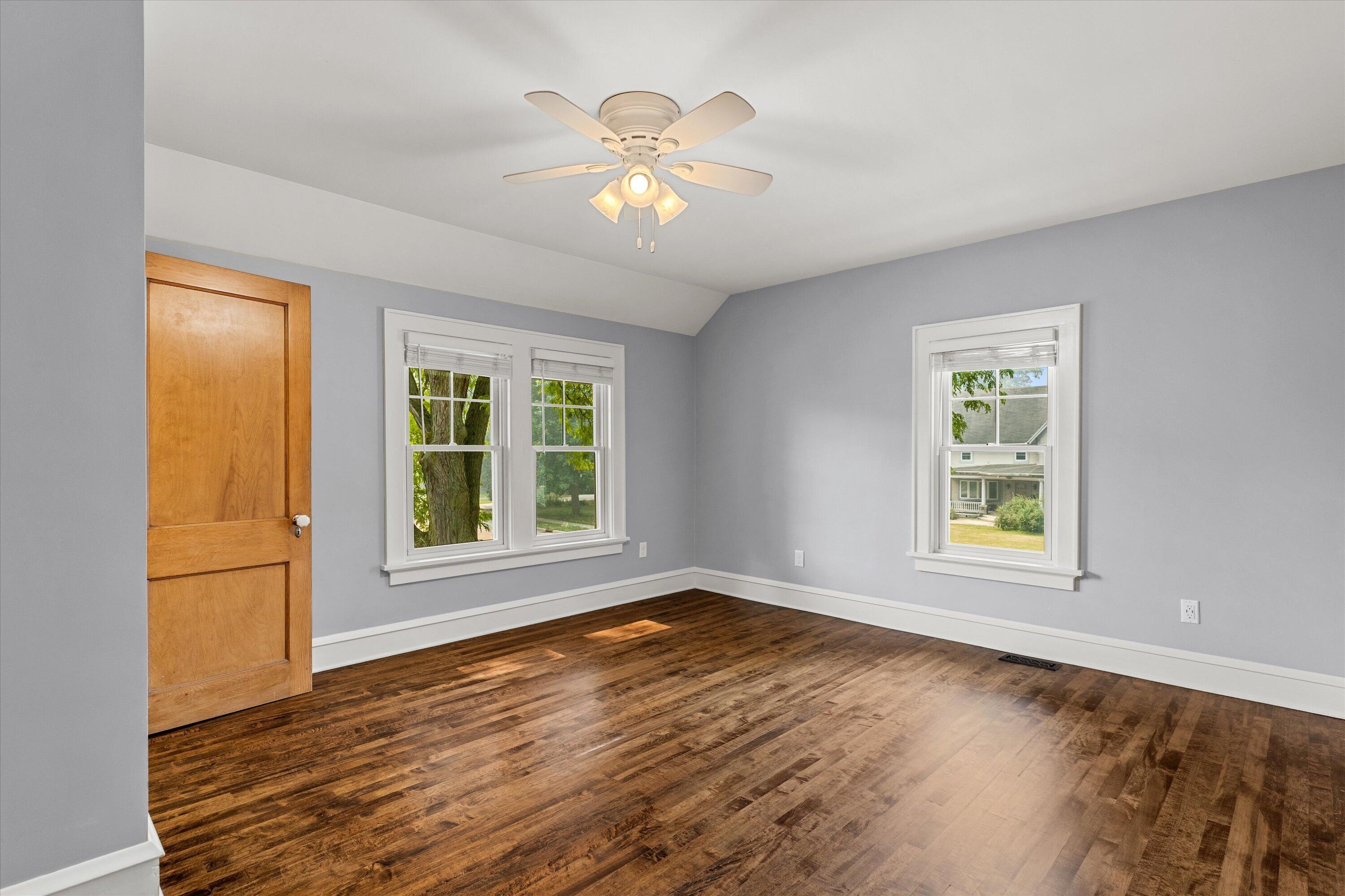 102 Woodland Ln