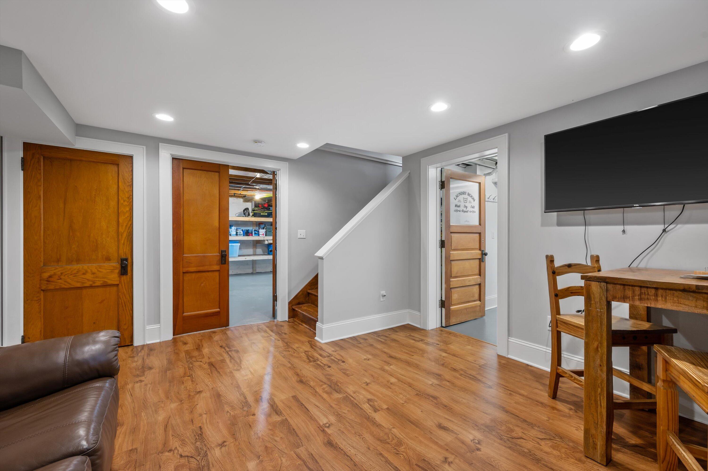 102 Woodland Ln