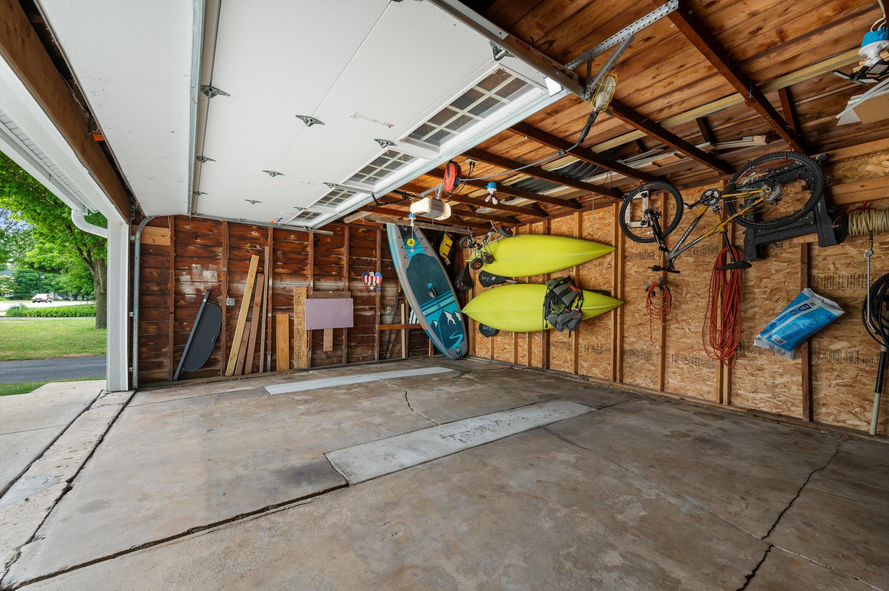 102 Woodland Ln