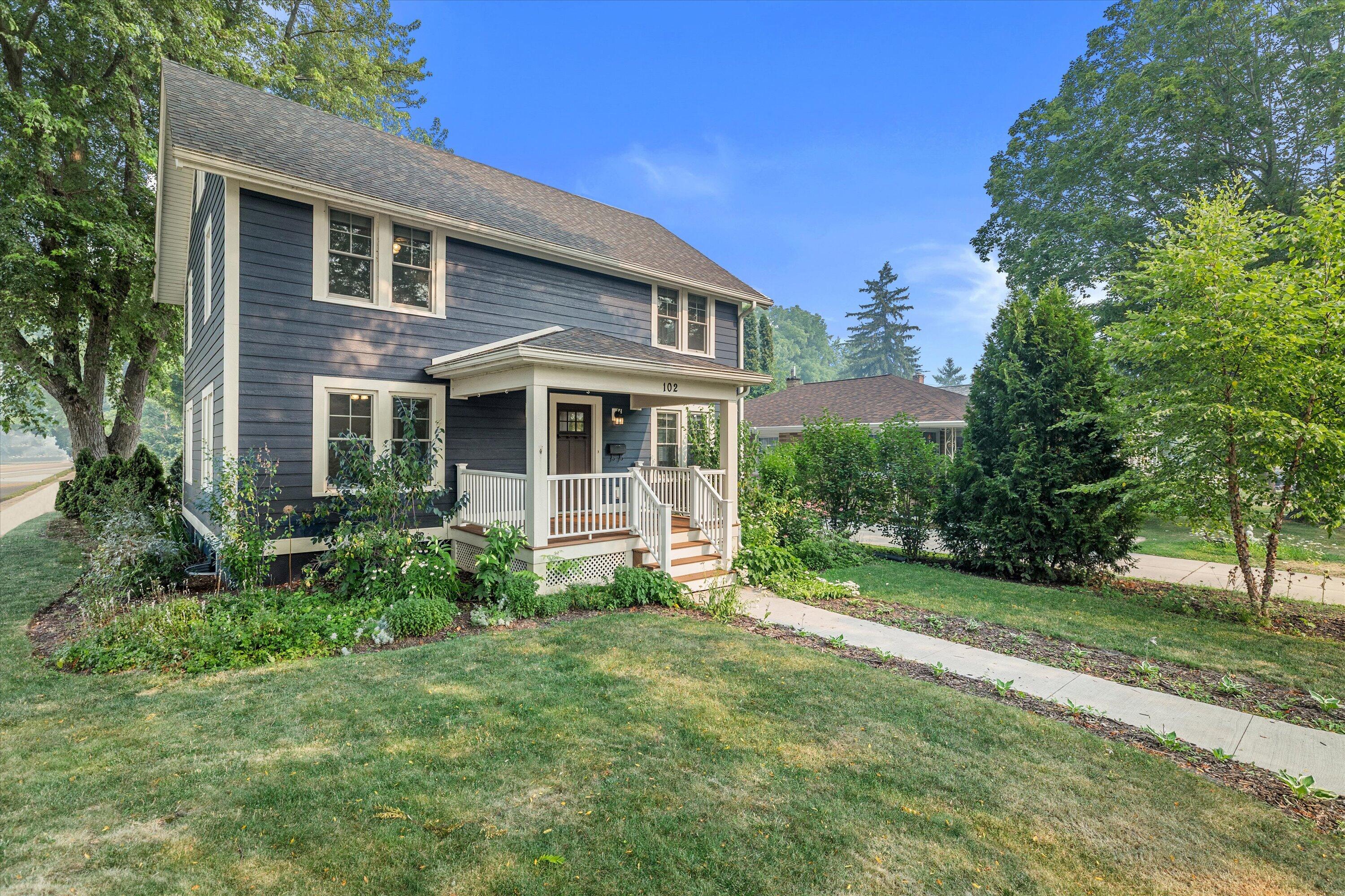 102 Woodland Ln