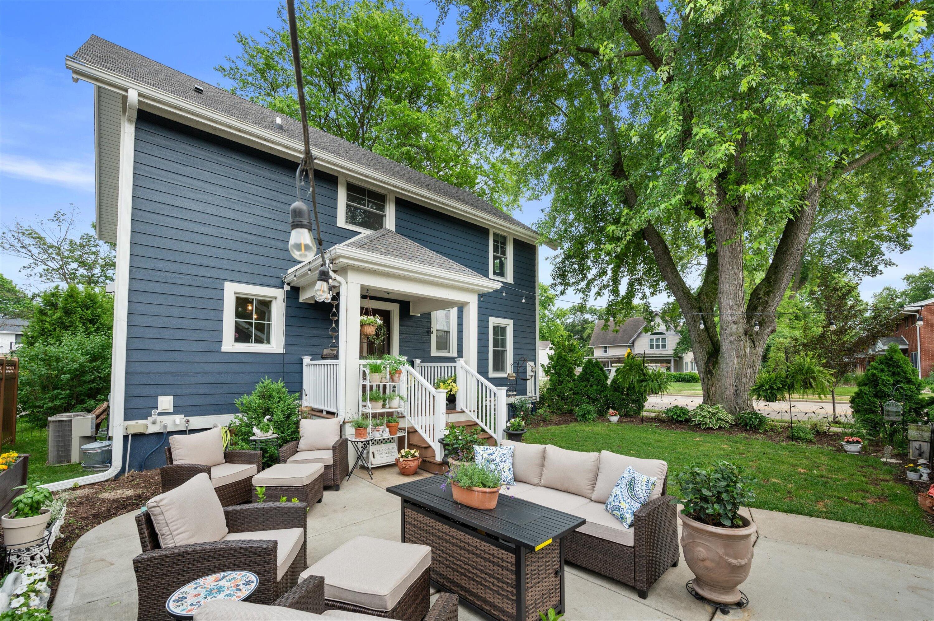 102 Woodland Ln