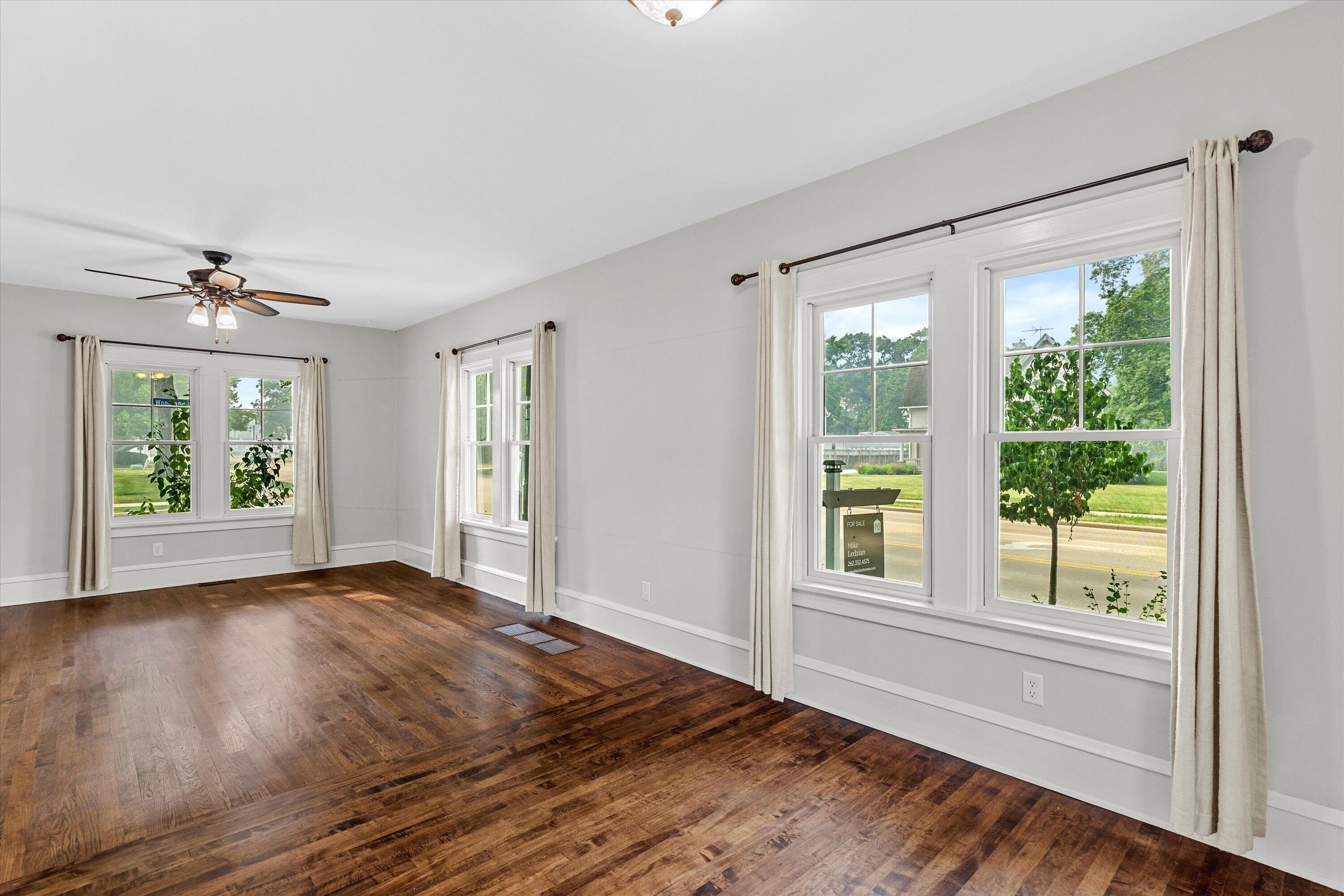 102 Woodland Ln