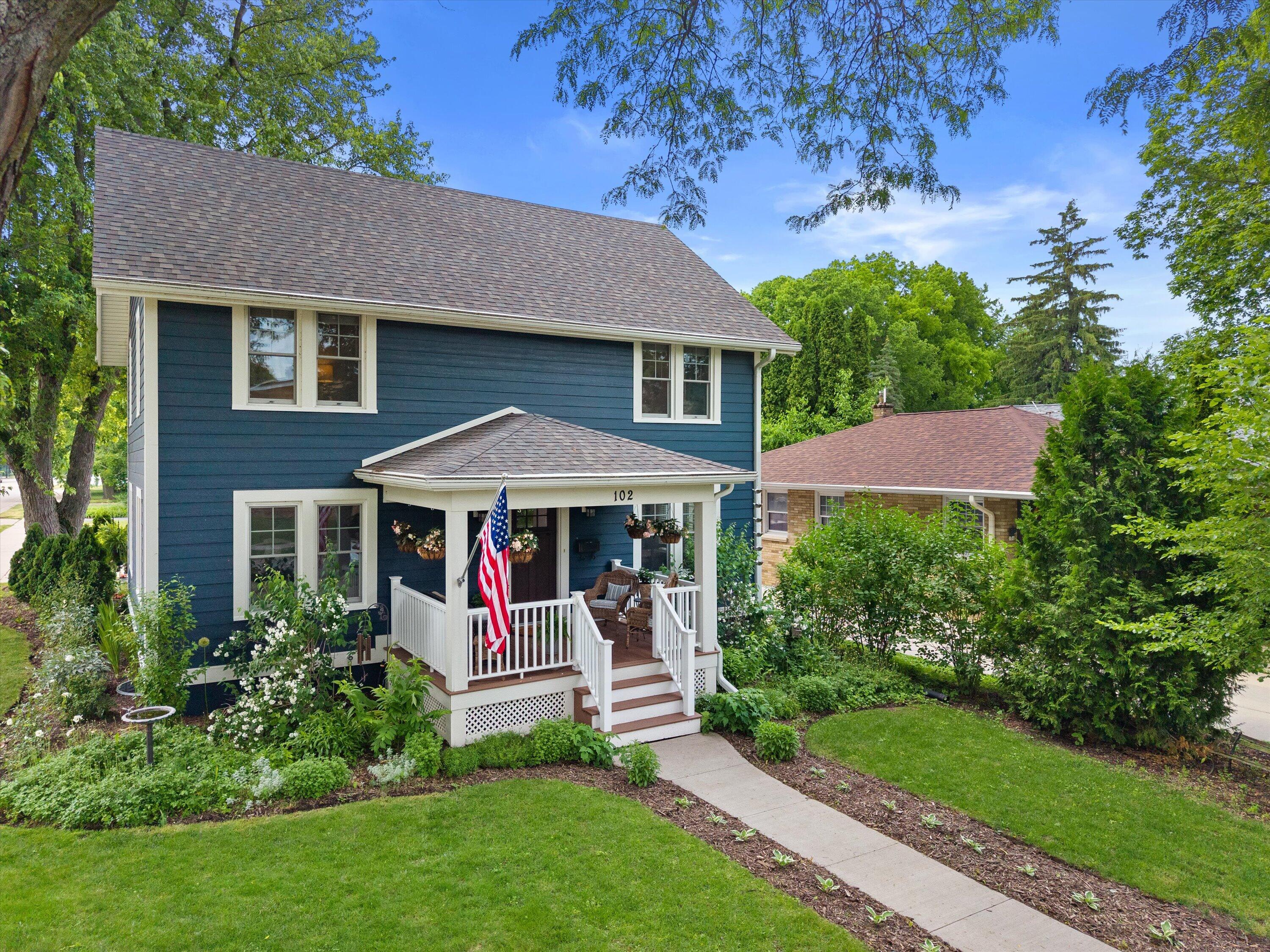 102 Woodland Ln