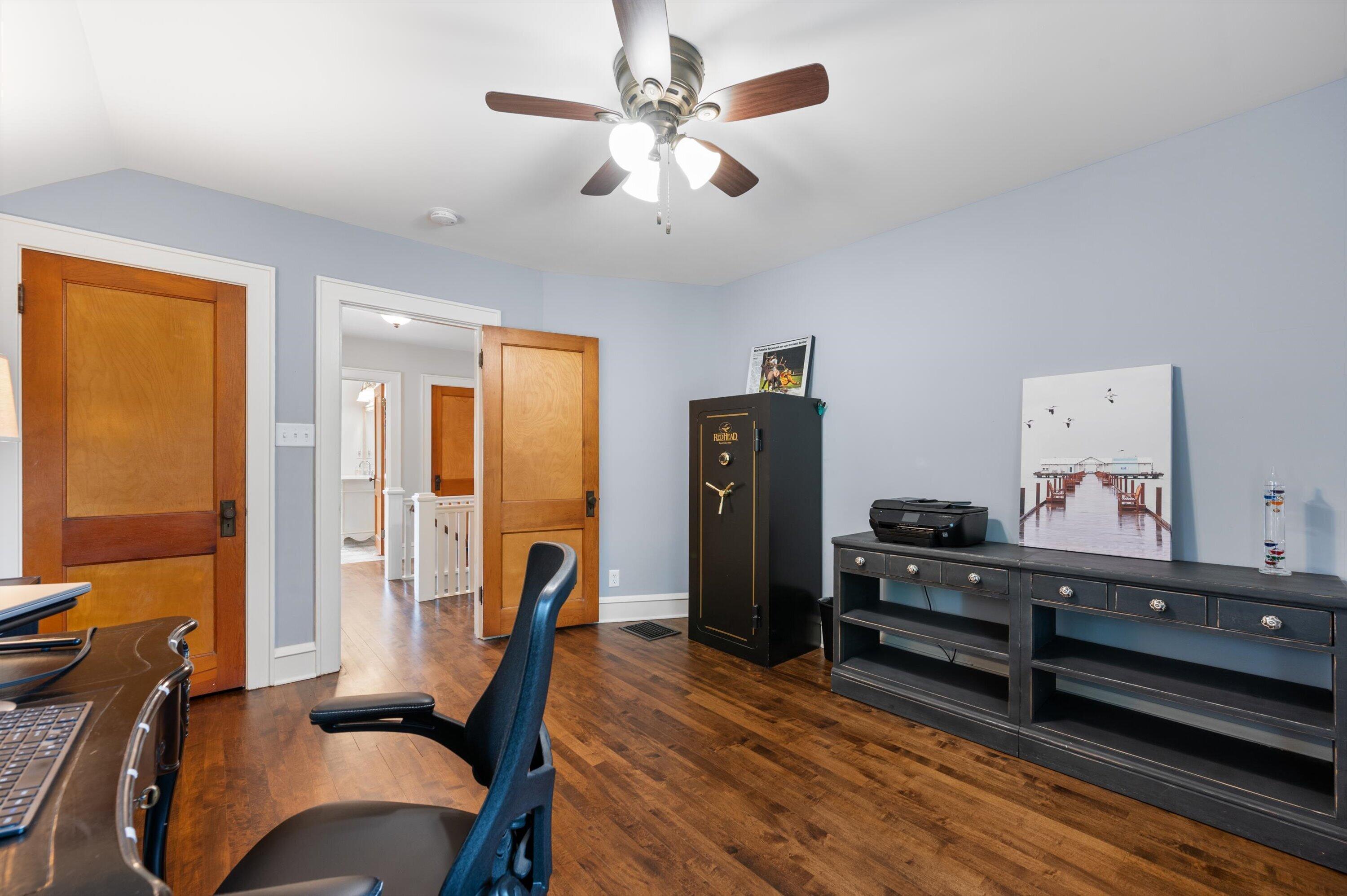 102 Woodland Ln