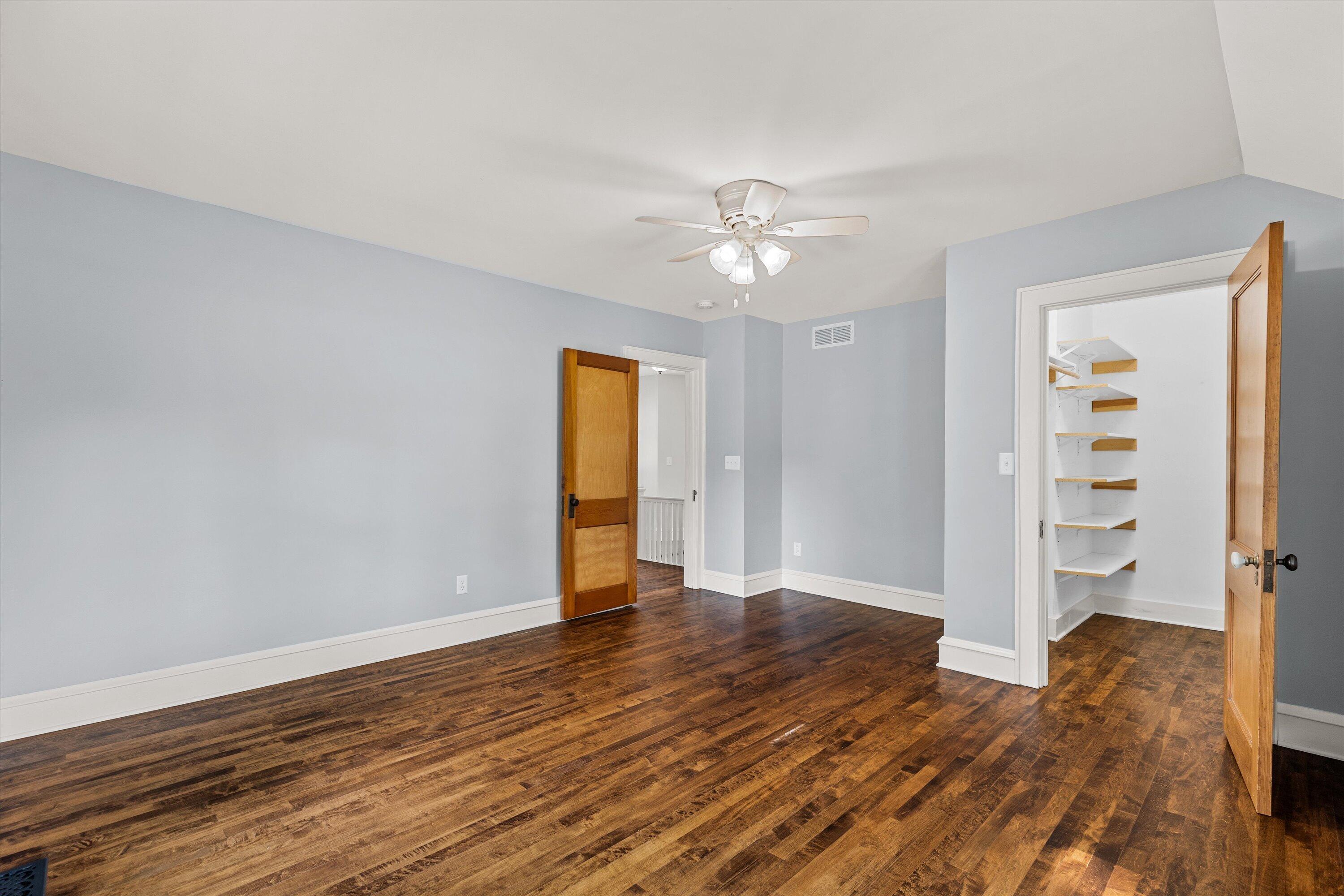 102 Woodland Ln