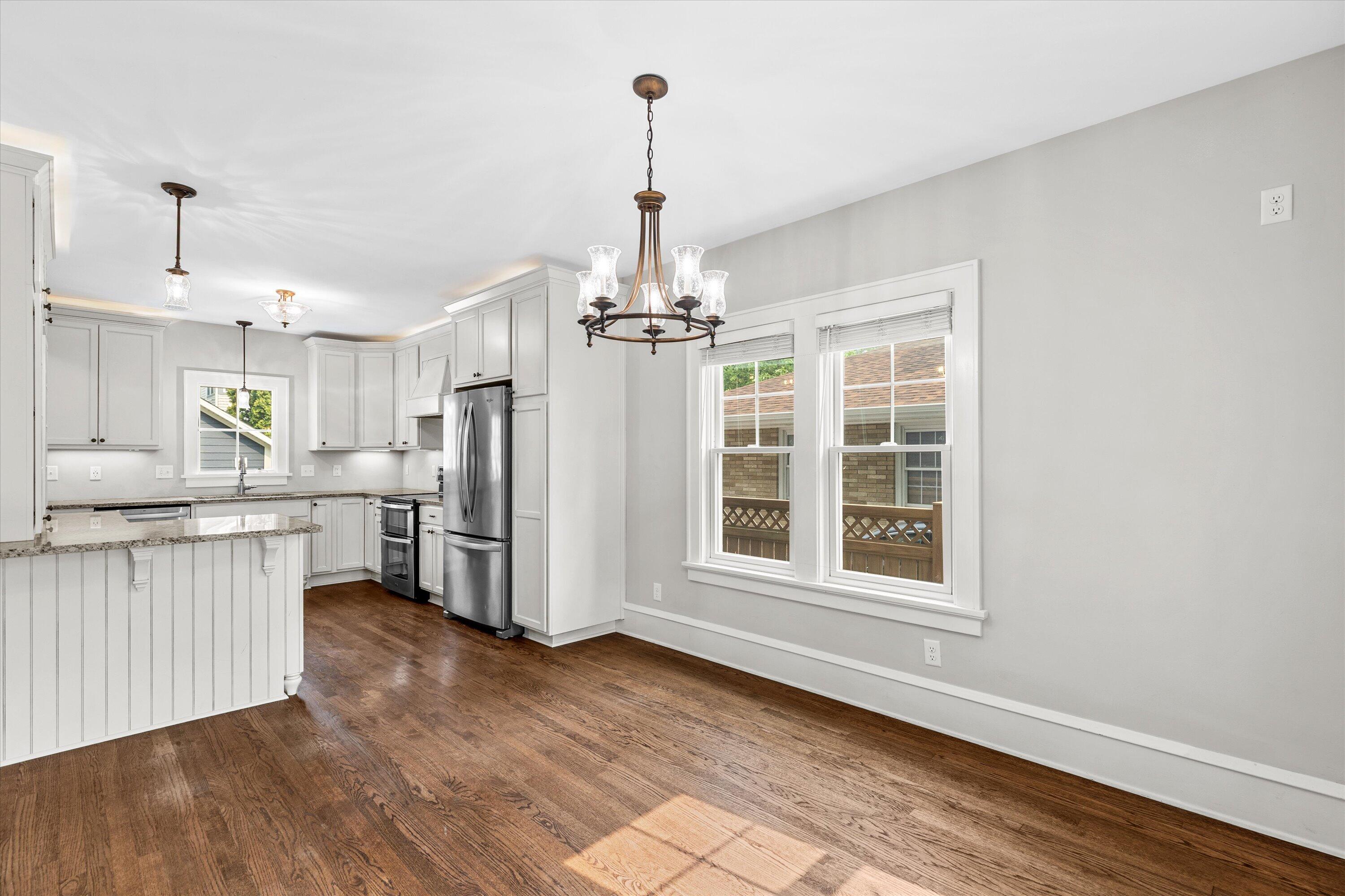 102 Woodland Ln