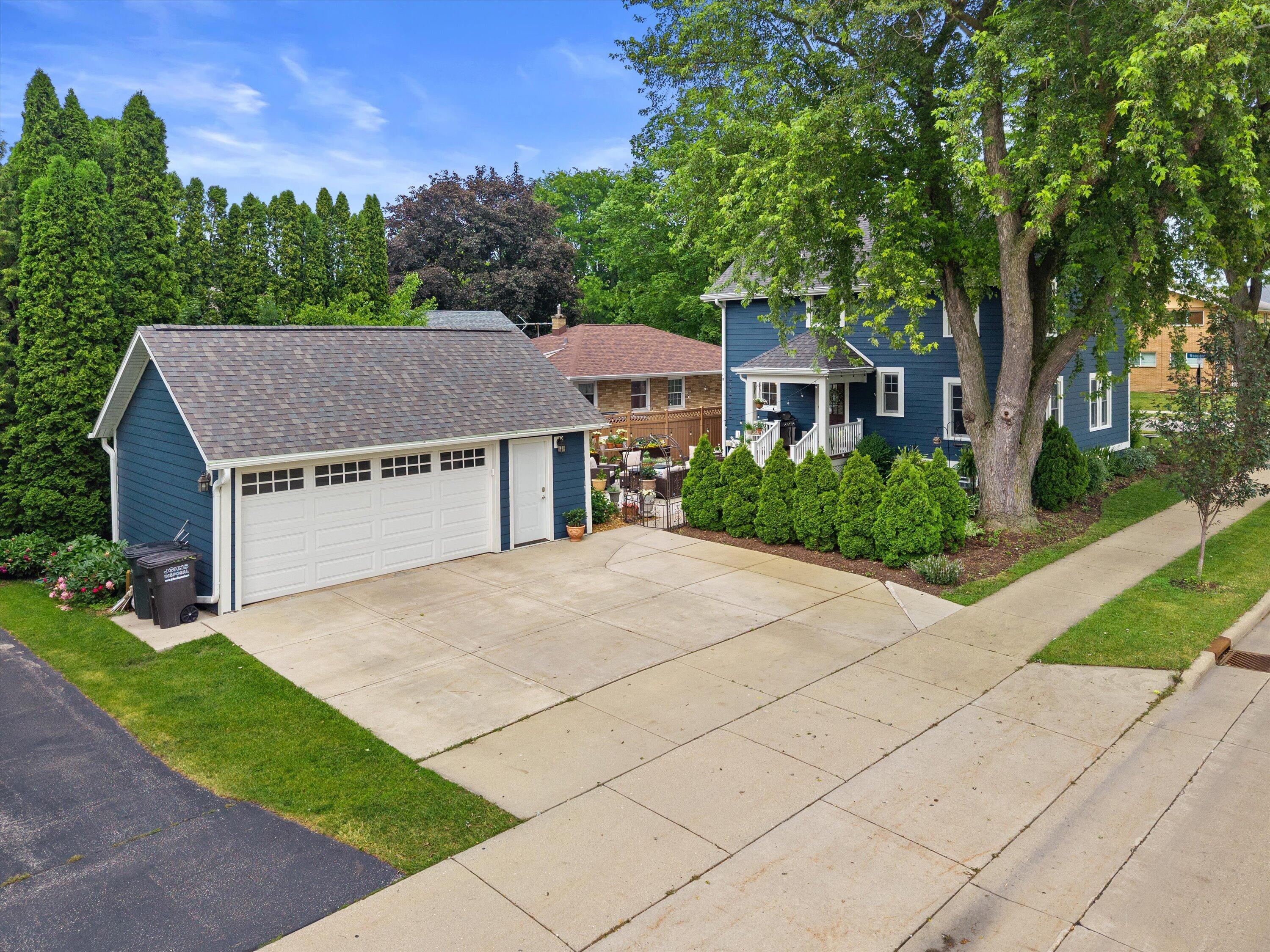 102 Woodland Ln