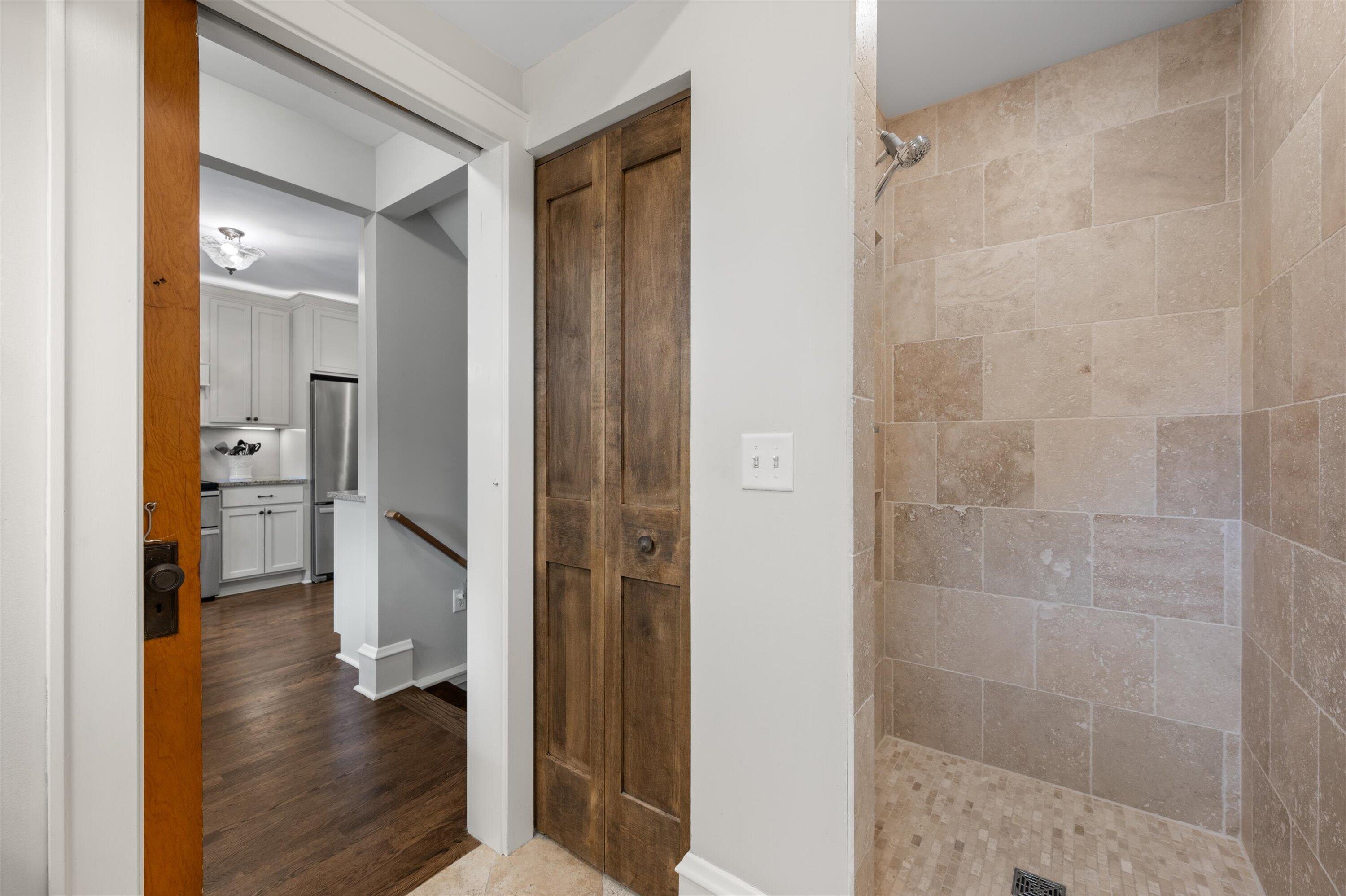 102 Woodland Ln