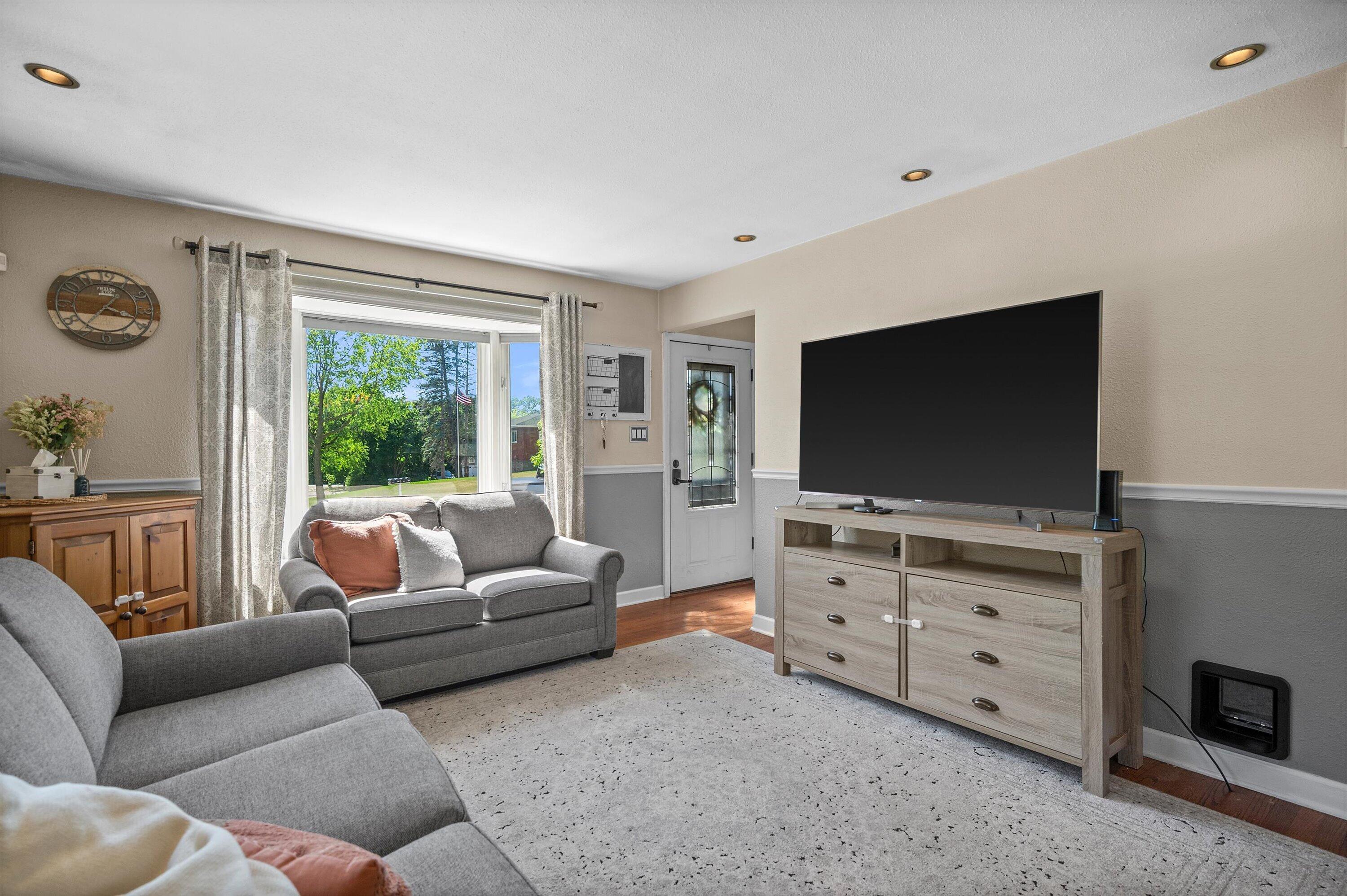 4300 Raymir Pl