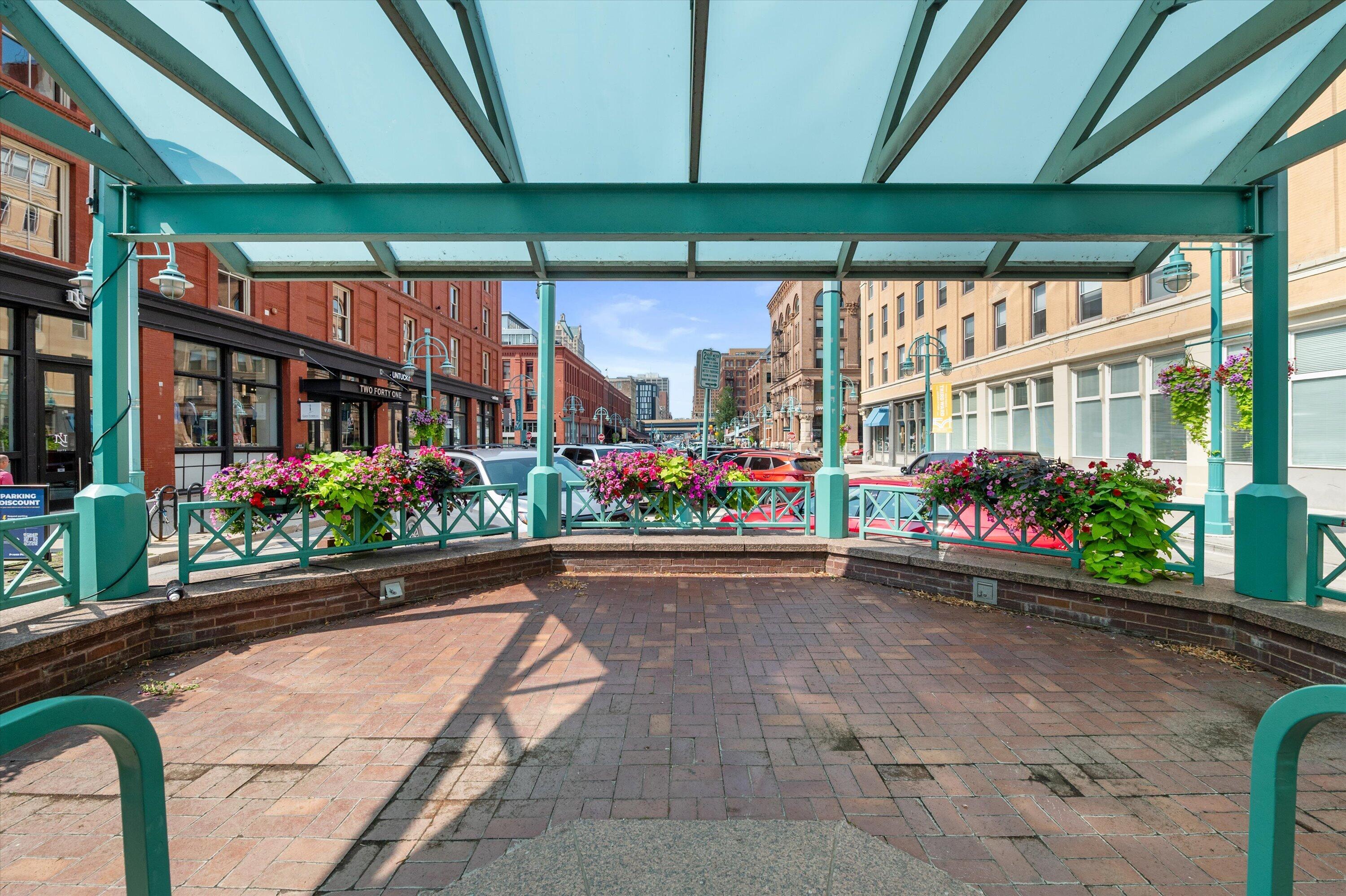 234 N Broadway -, 418