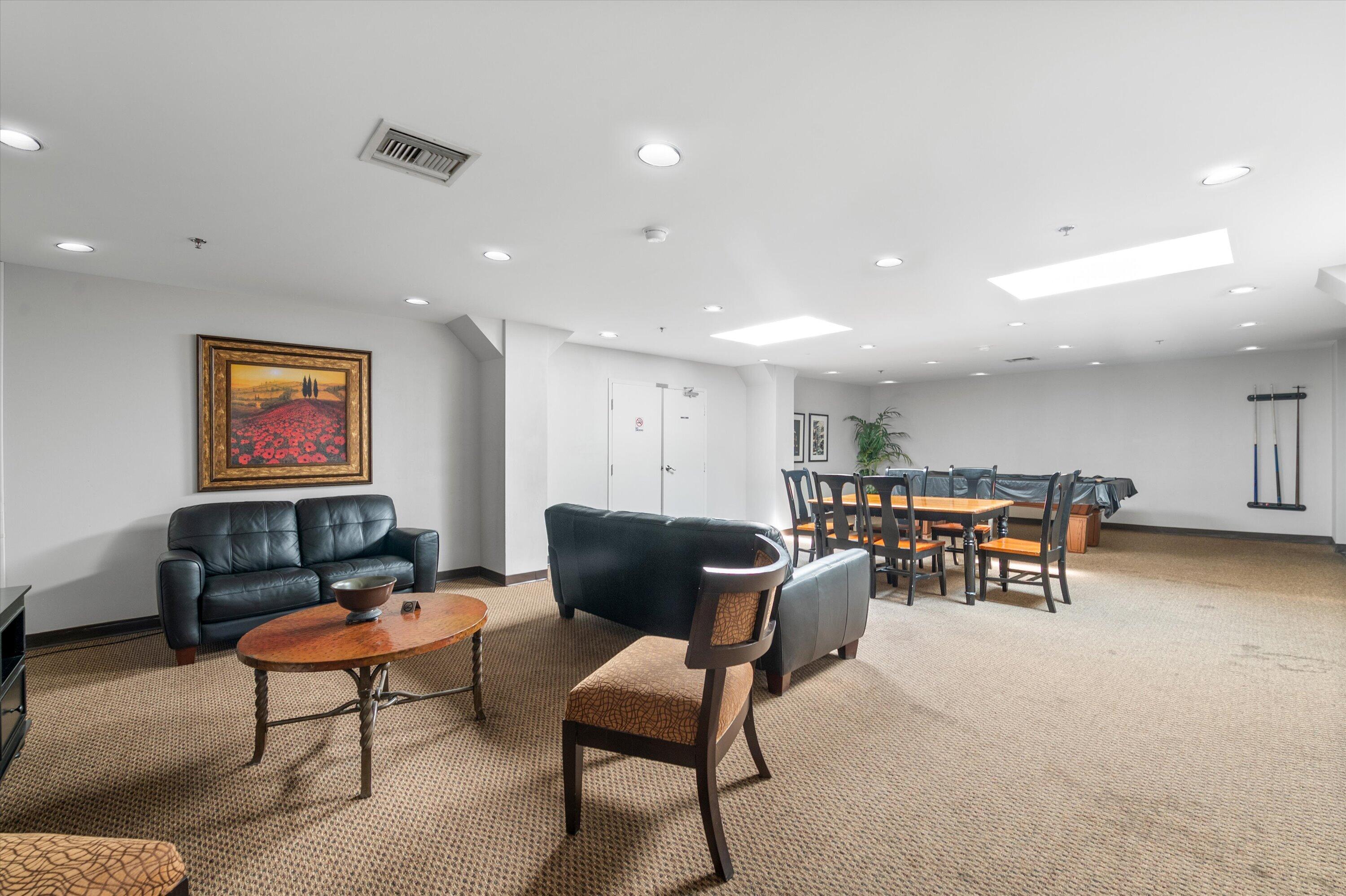 234 N Broadway -, 418
