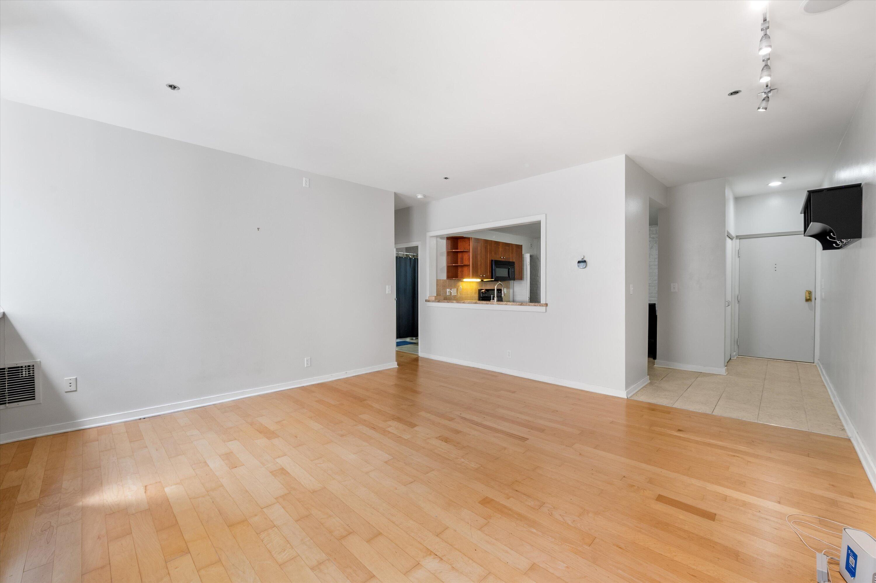 234 N Broadway -, 418