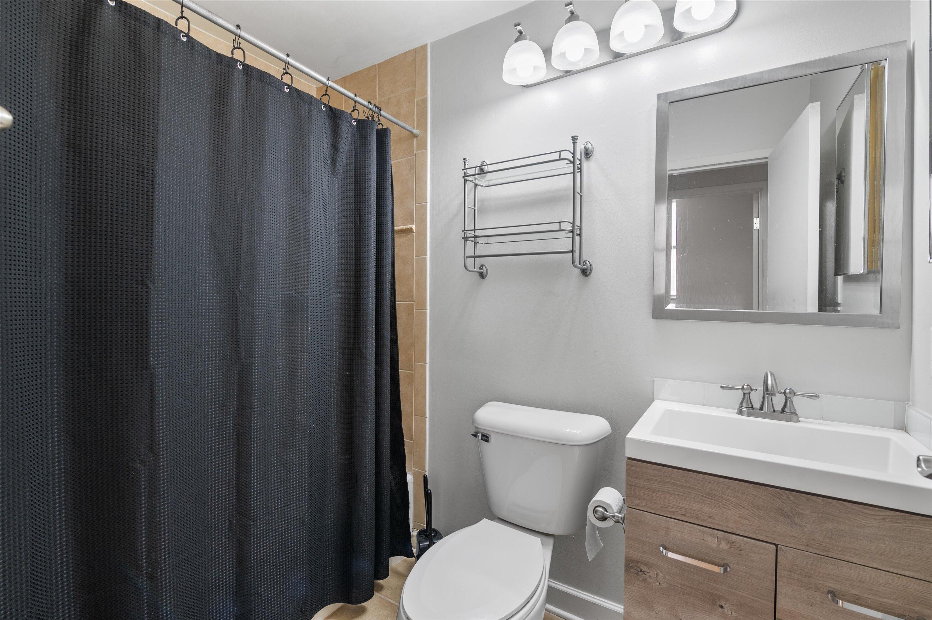 234 N Broadway -, 418