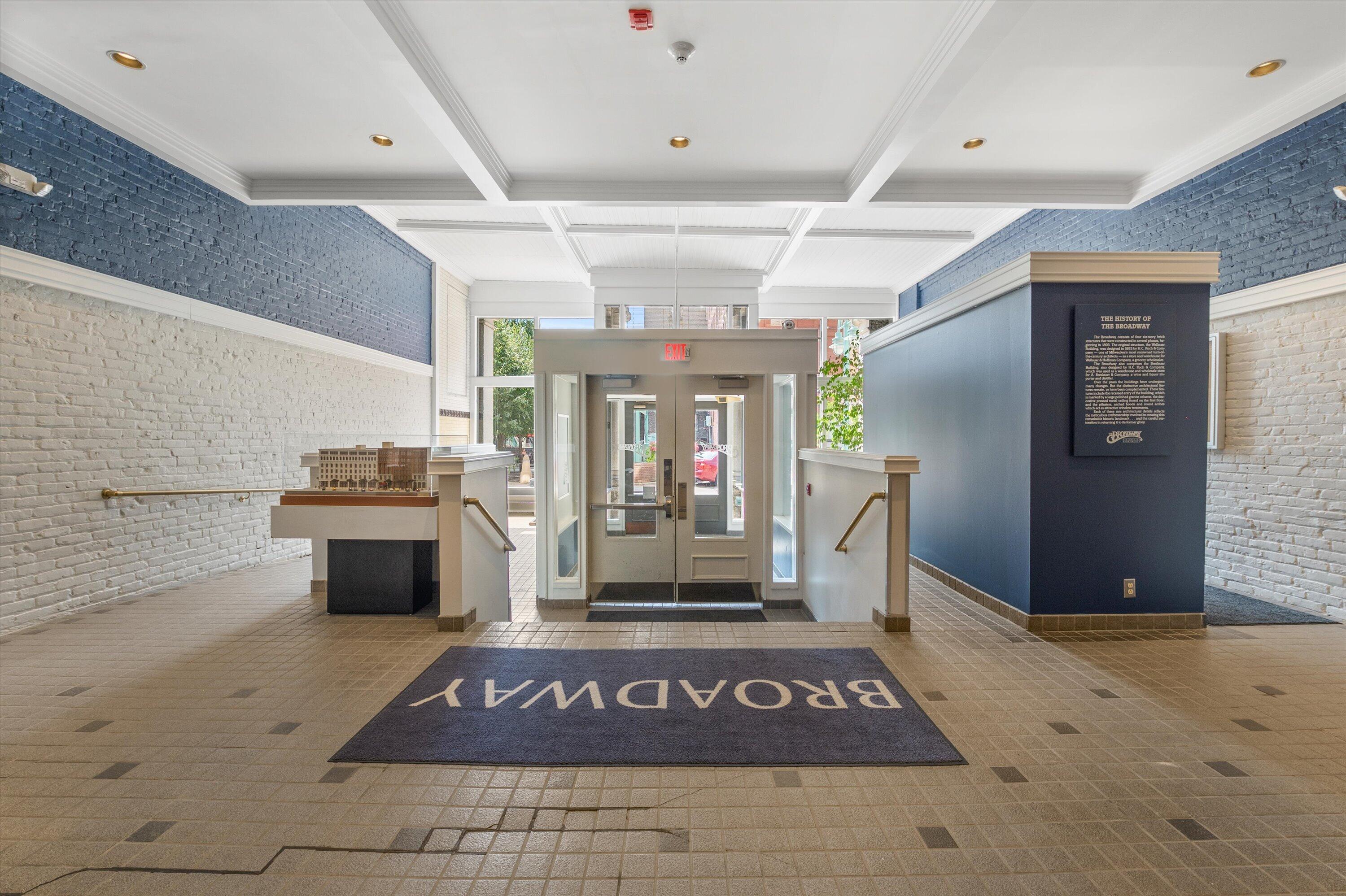 234 N Broadway -, 418