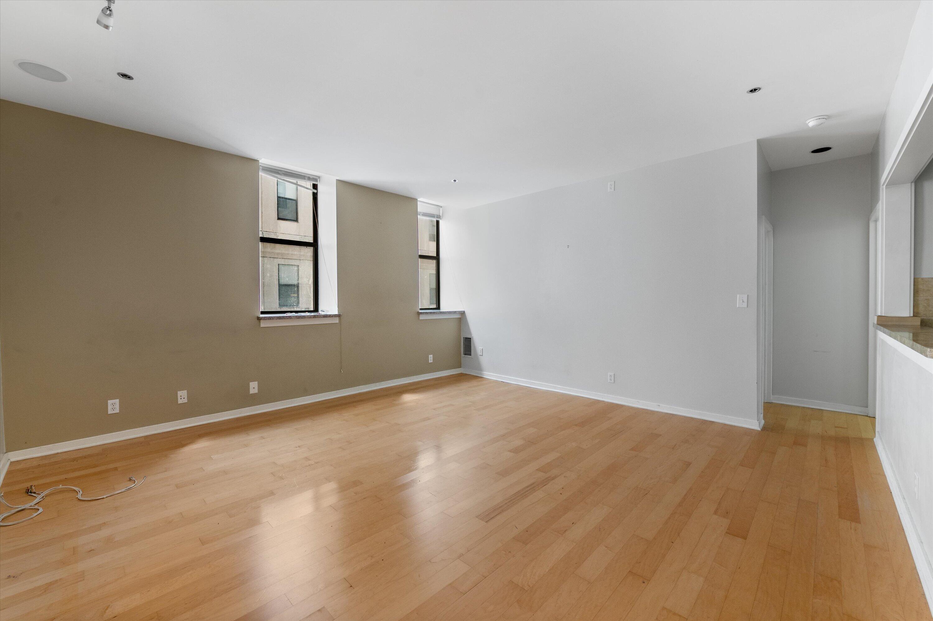 234 N Broadway -, 418
