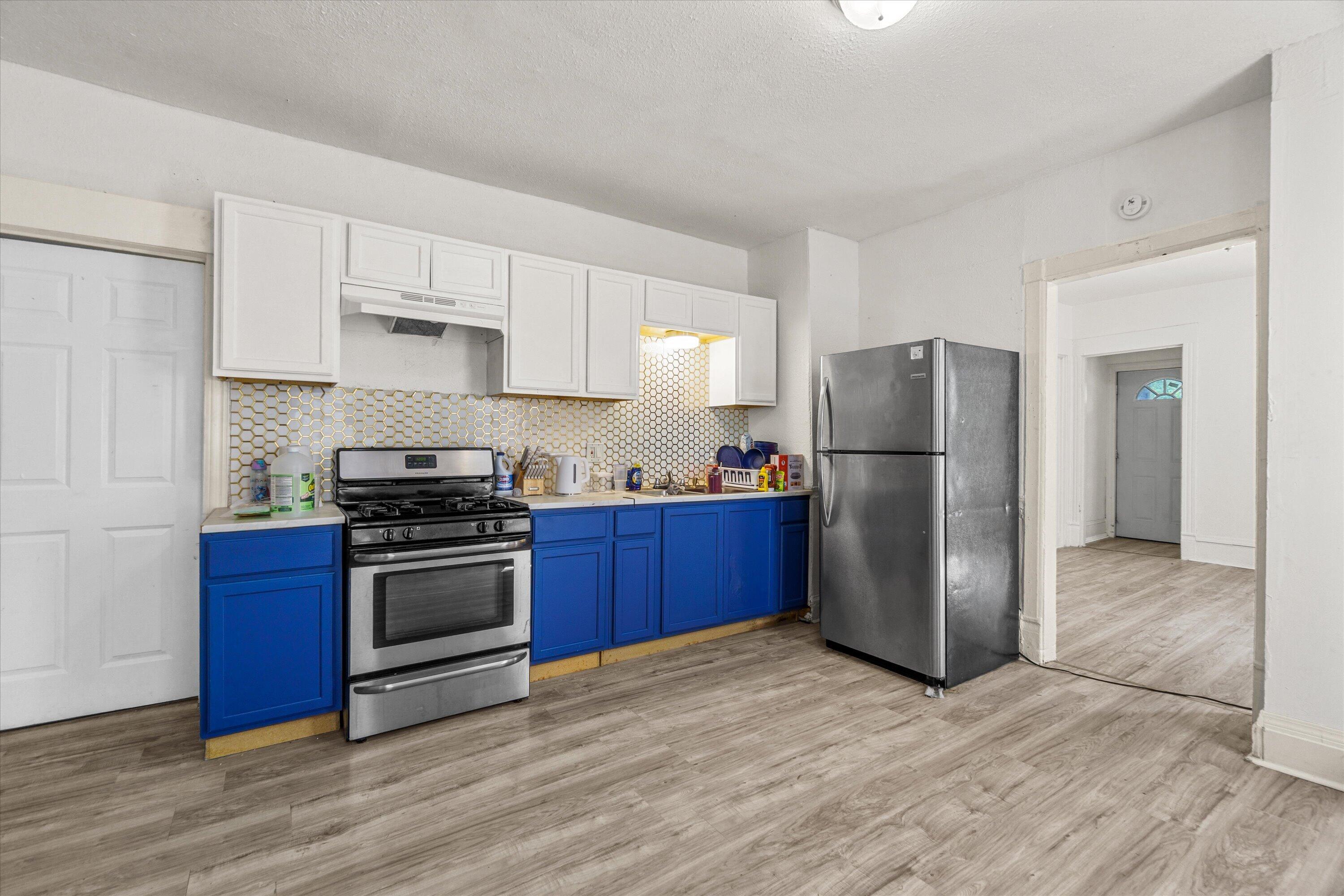 3221 N 20th St, 3221 A