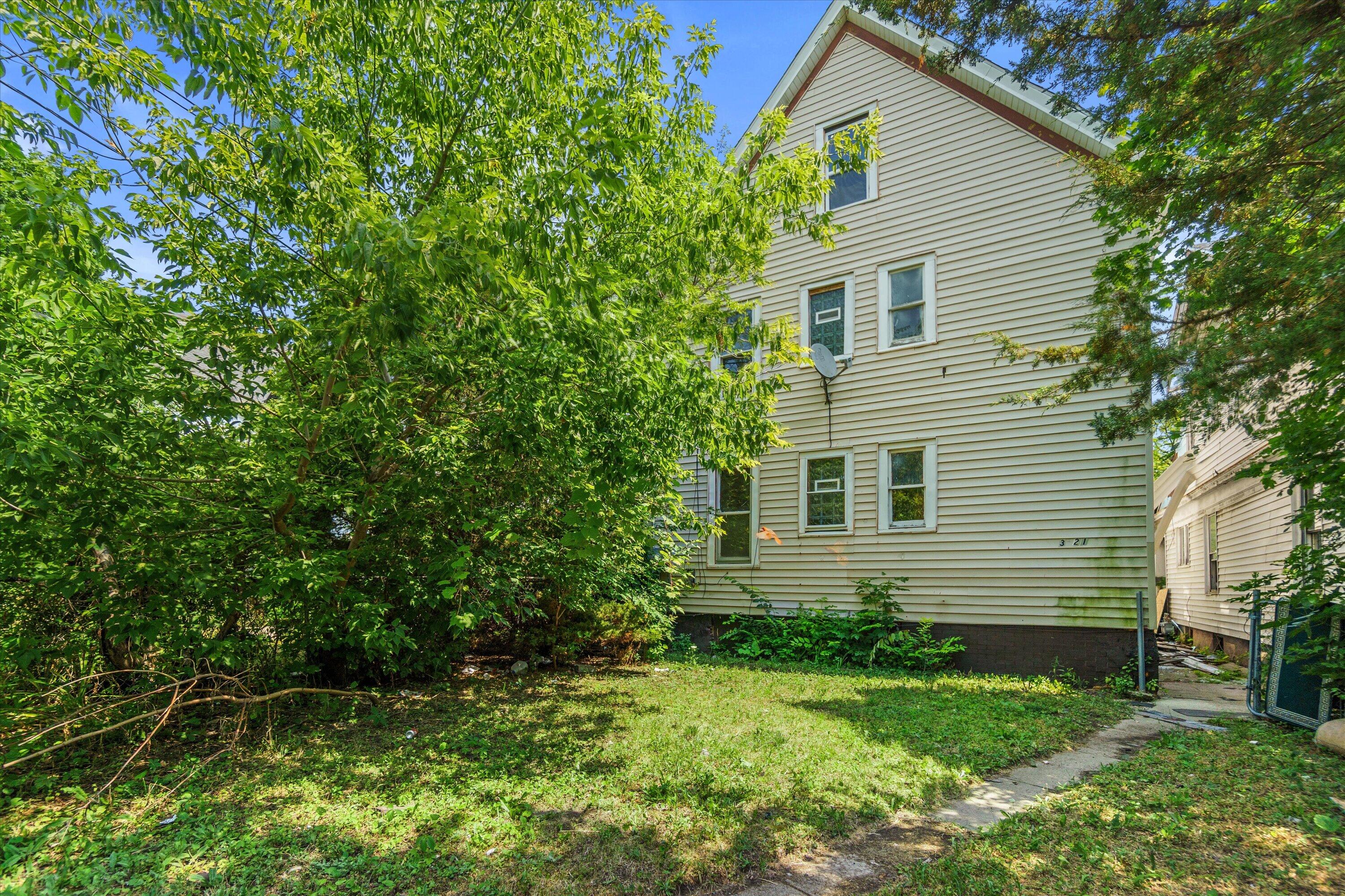 3221 N 20th St, 3221 A