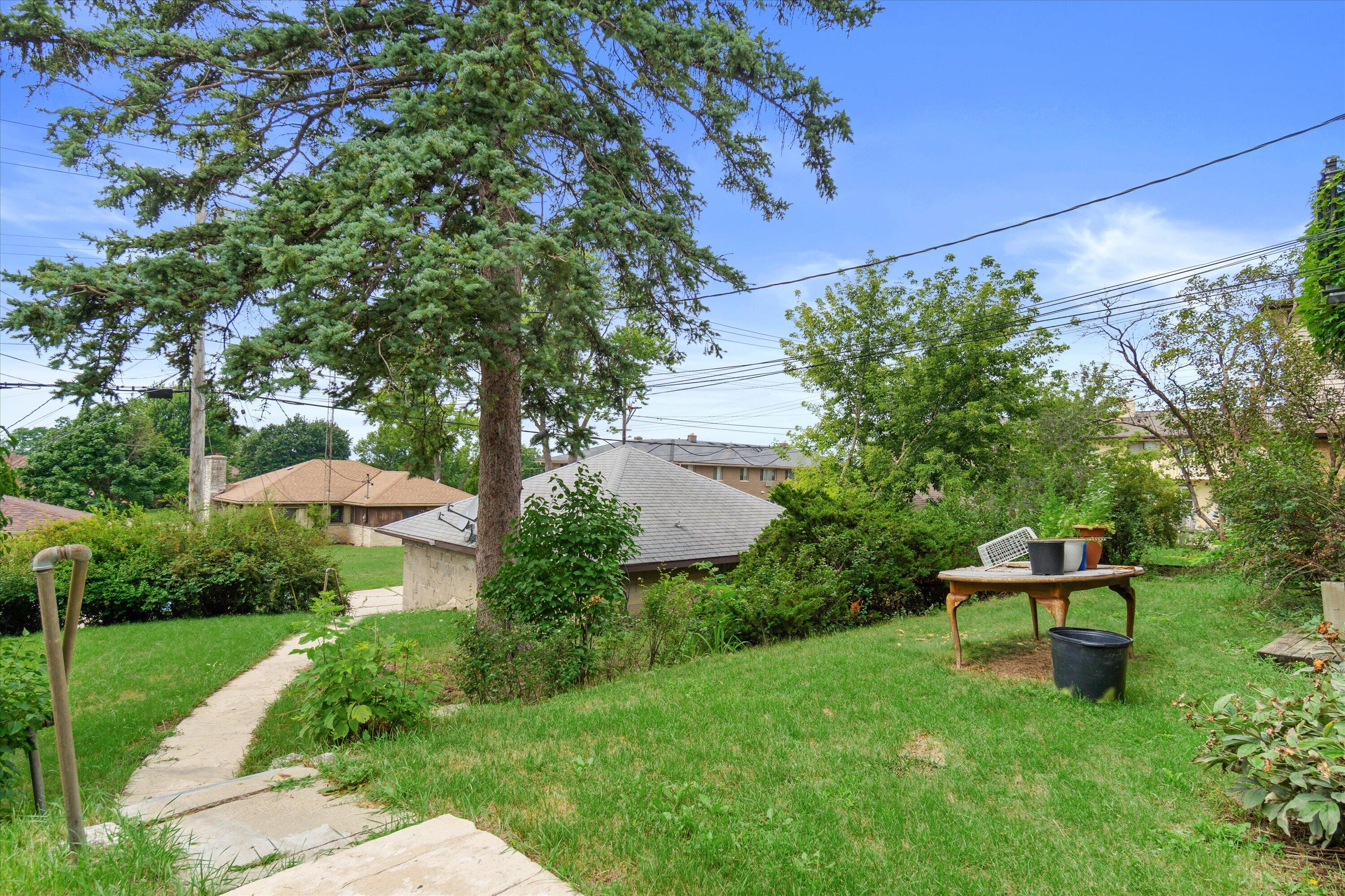4353 N 91st St, 4355