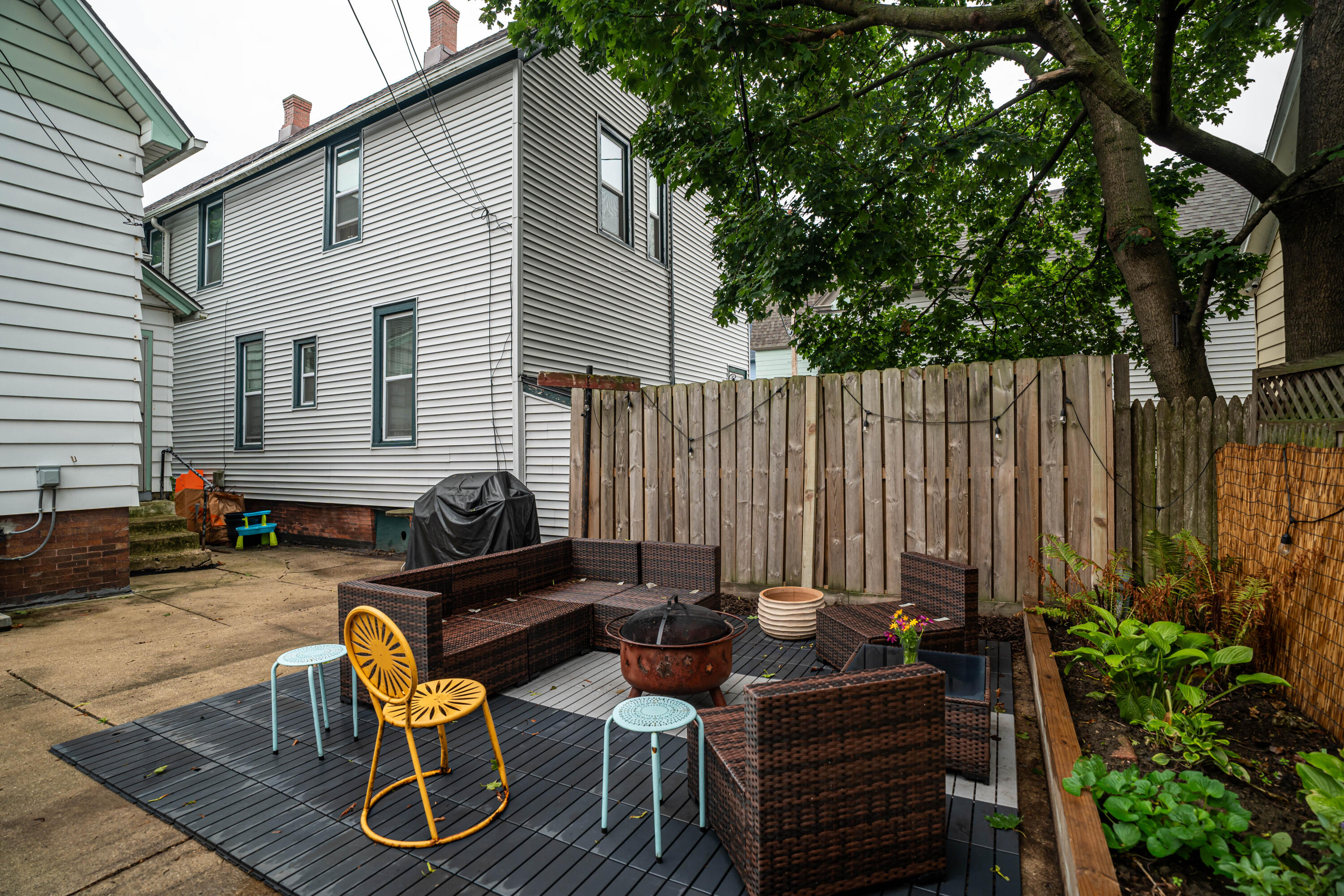 1931 N Bartlett Ave