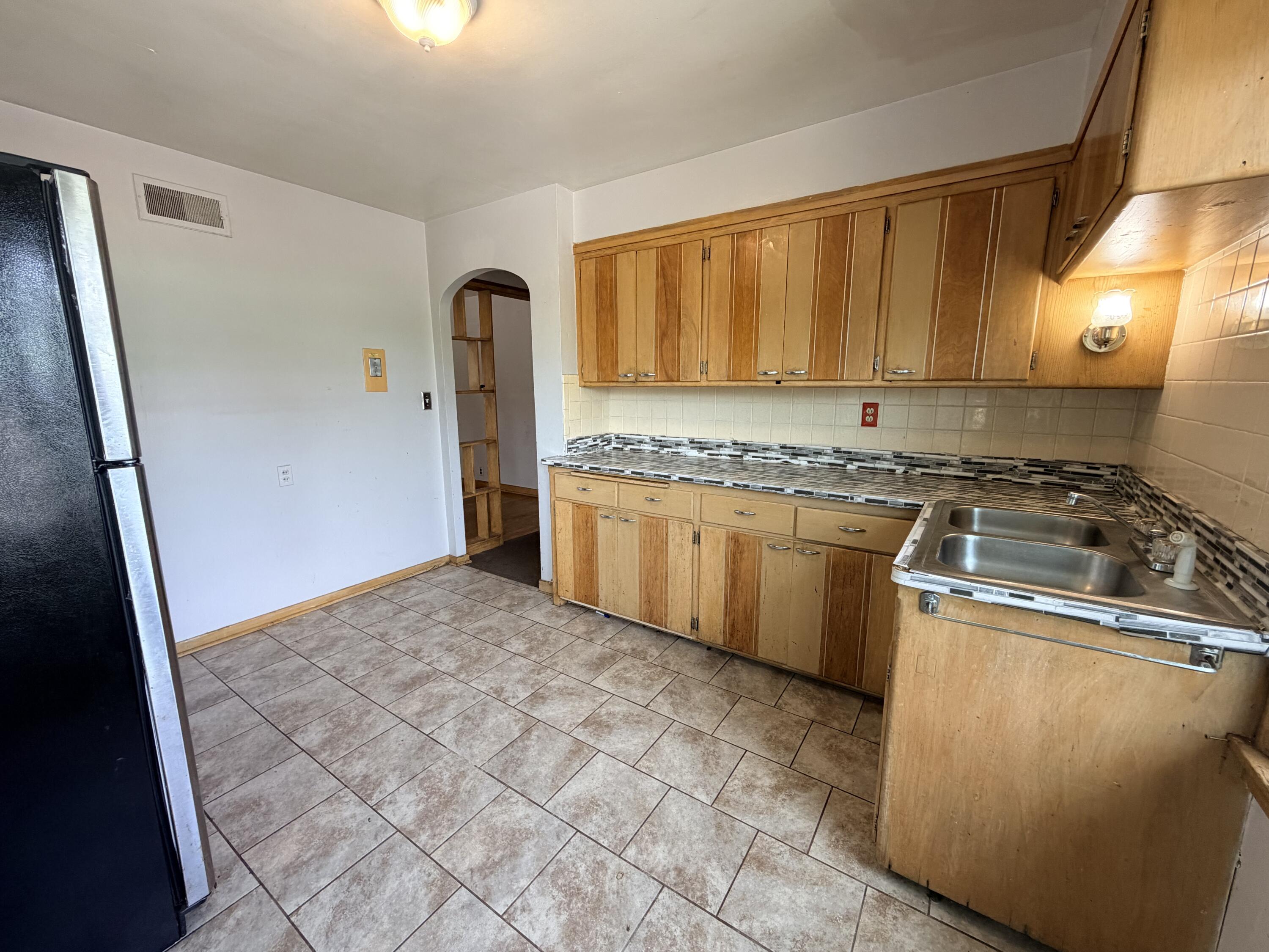 3055 N 60th St, 3059